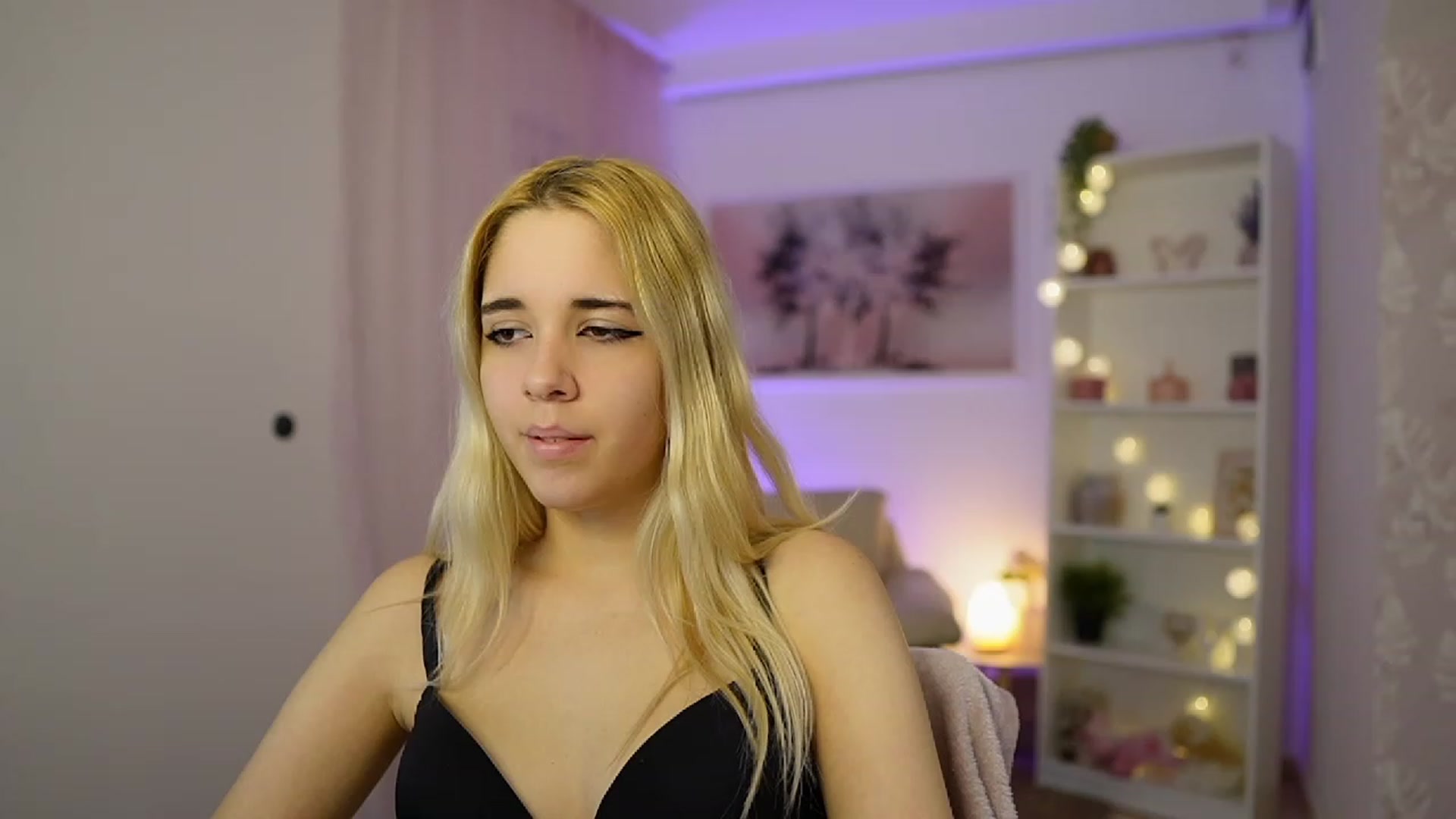 Gallery image thumbnail from Katie_Kush18's myfreecams stream on, 11/08/2023, 12:18 image 16 of 20