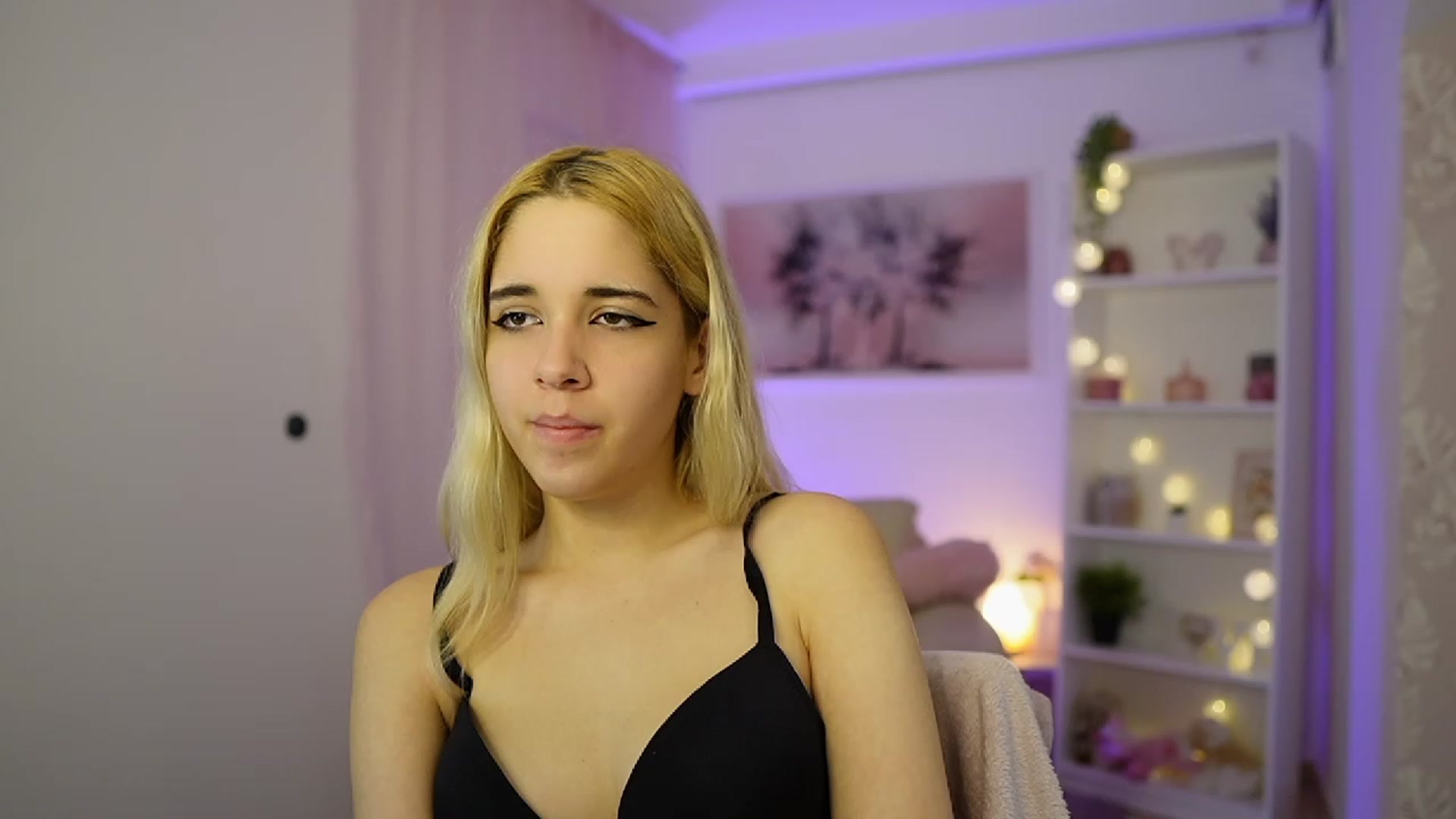 Gallery image thumbnail from Katie_Kush18's myfreecams stream on, 11/08/2023, 14:00 image 1 of 20