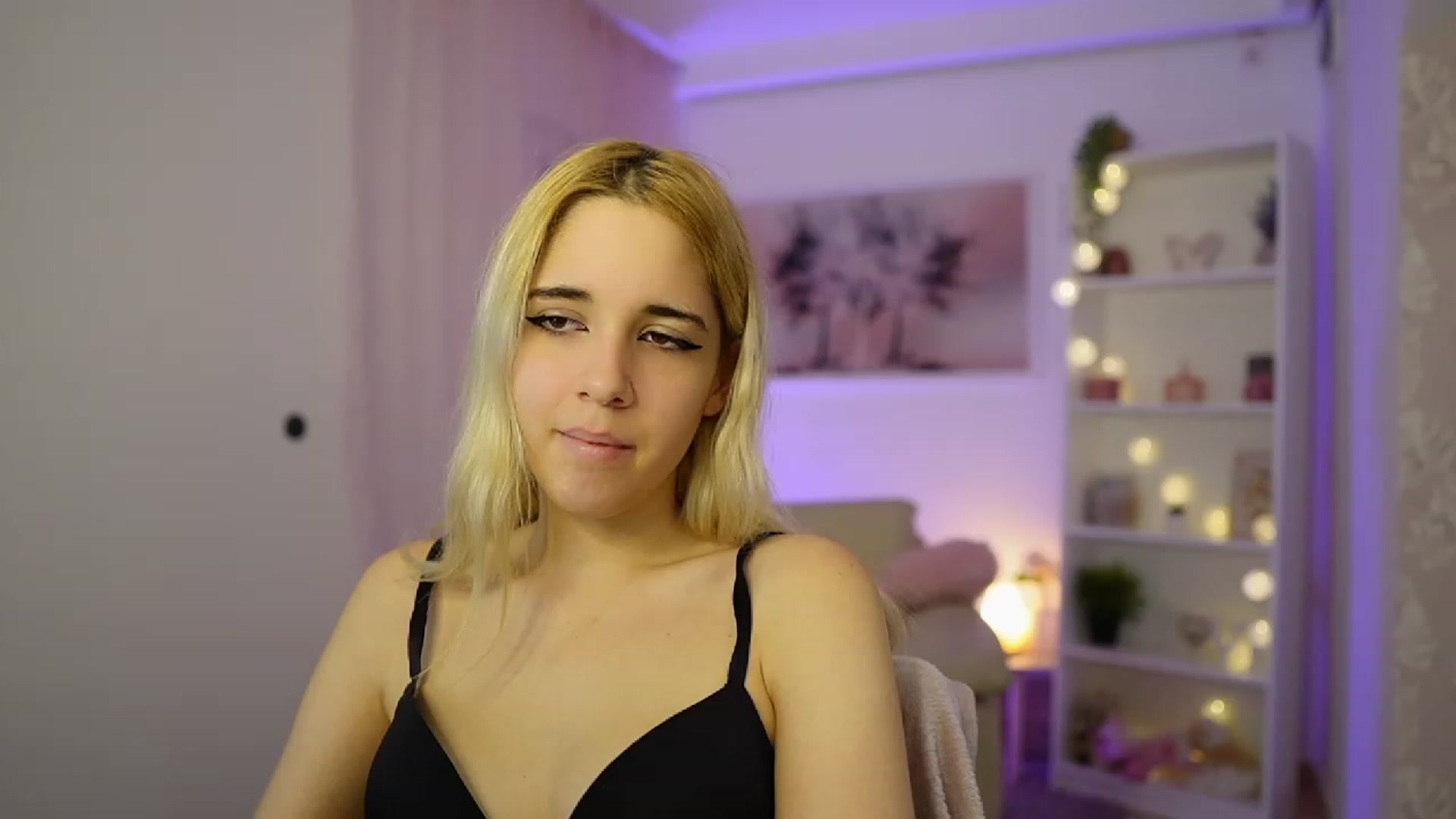 Gallery image thumbnail from Katie_Kush18's myfreecams stream on, 11/08/2023, 14:00 image 9 of 20