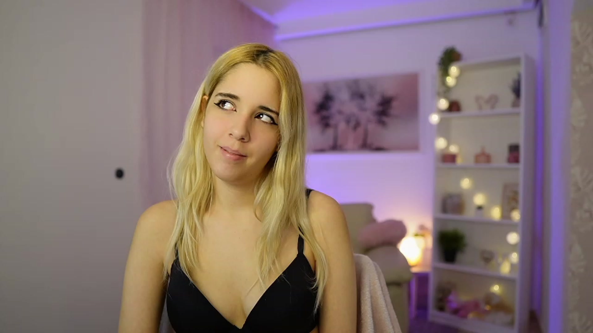 Gallery image thumbnail from Katie_Kush18's myfreecams stream on, 11/08/2023, 14:00 image 19 of 20