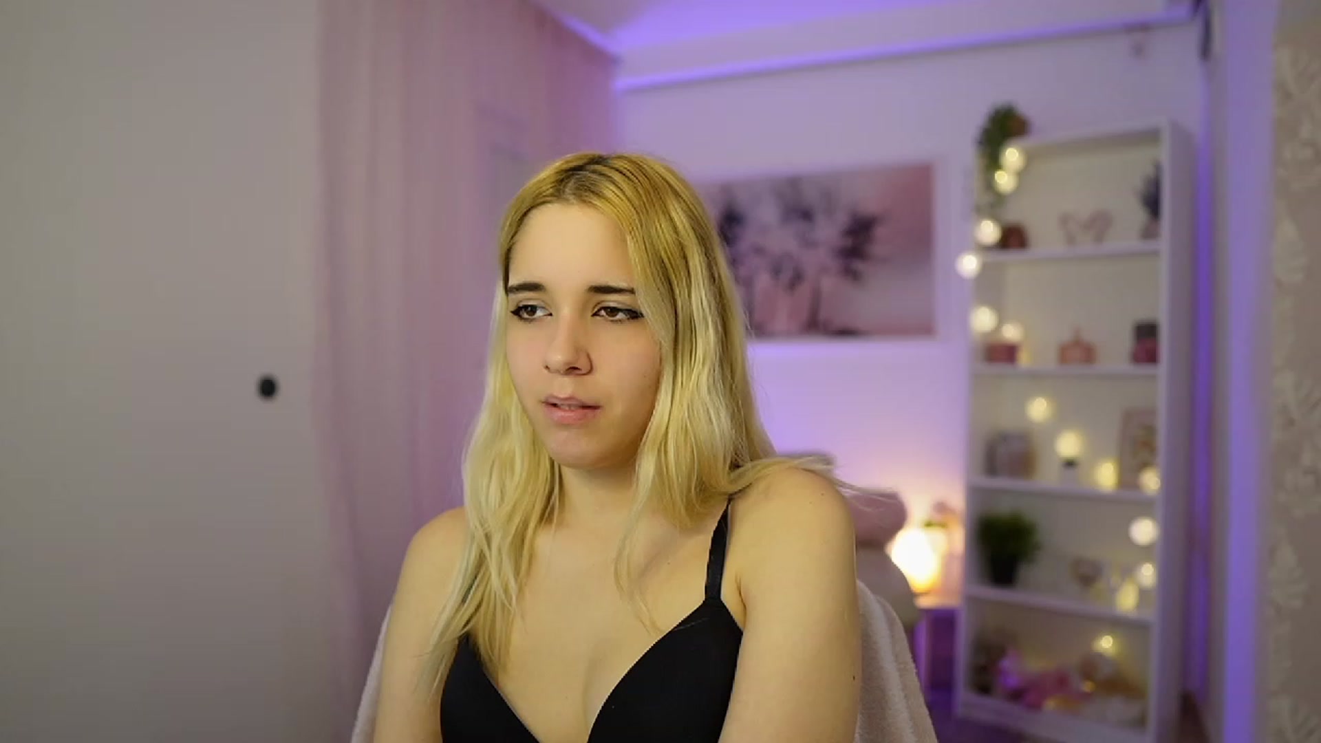 Gallery image thumbnail from Katie_Kush18's myfreecams stream on, 11/08/2023, 14:00 image 18 of 20