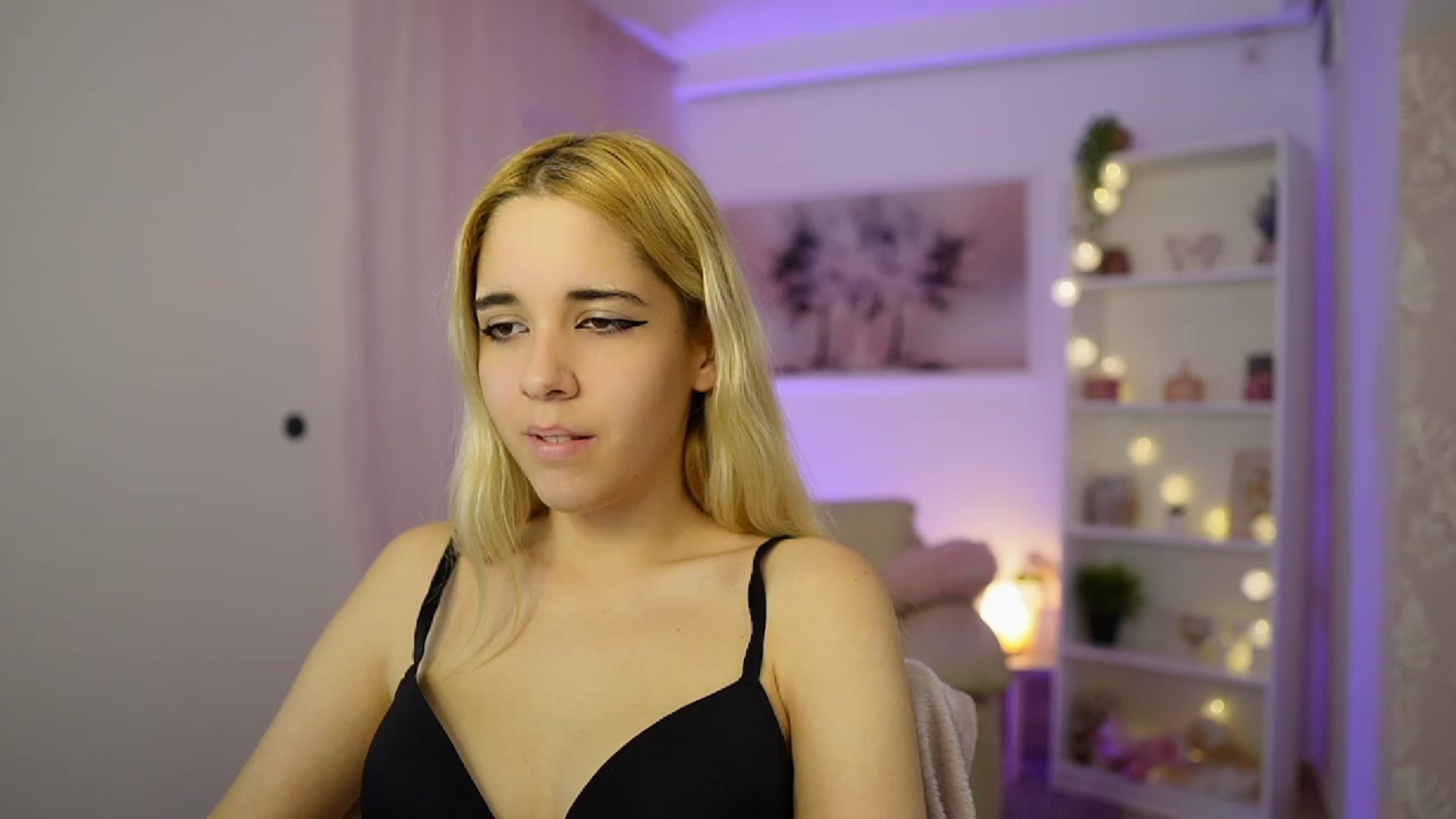 Gallery image thumbnail from Katie_Kush18's myfreecams stream on, 11/08/2023, 14:00 image 8 of 20