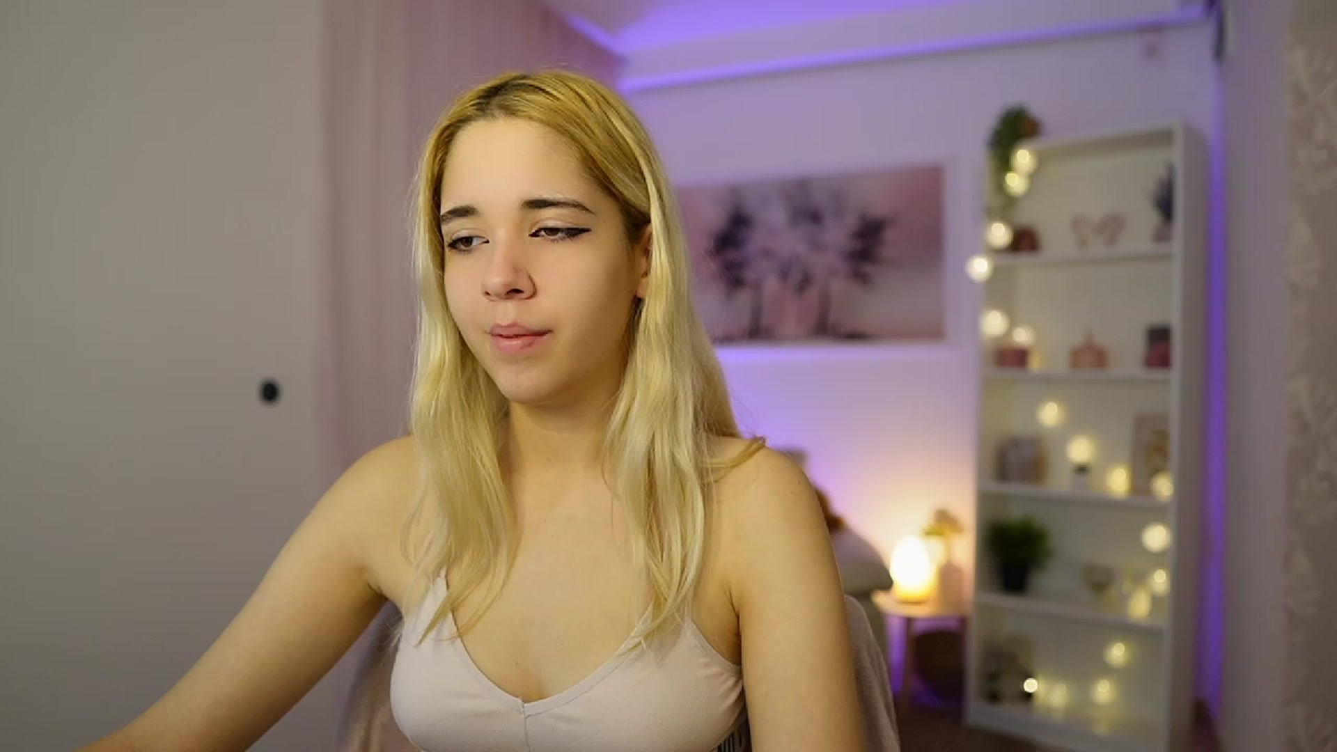 Gallery image thumbnail from Katie_Kush18's myfreecams stream on, 11/09/2023, 10:37 image 5 of 20