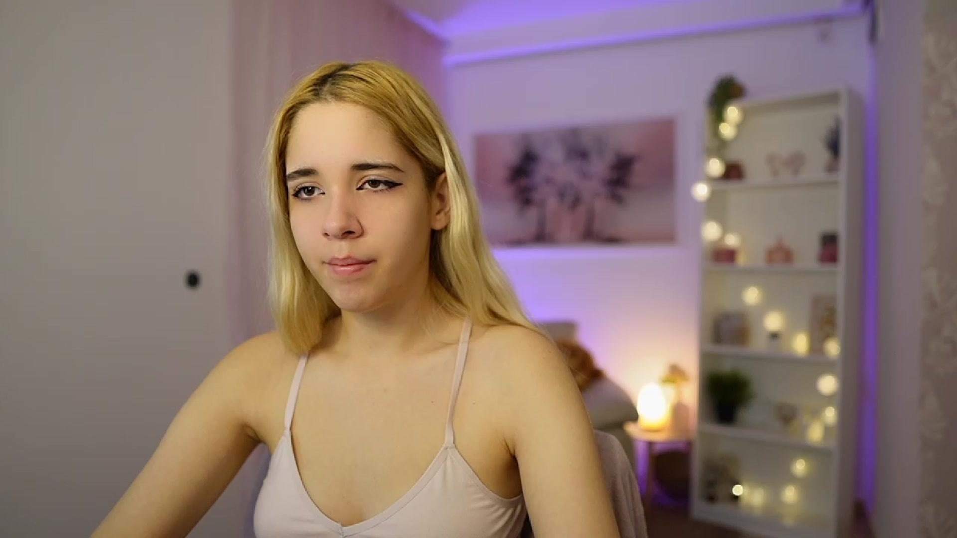 Gallery image thumbnail from Katie_Kush18's myfreecams stream on, 11/09/2023, 10:37 image 3 of 20