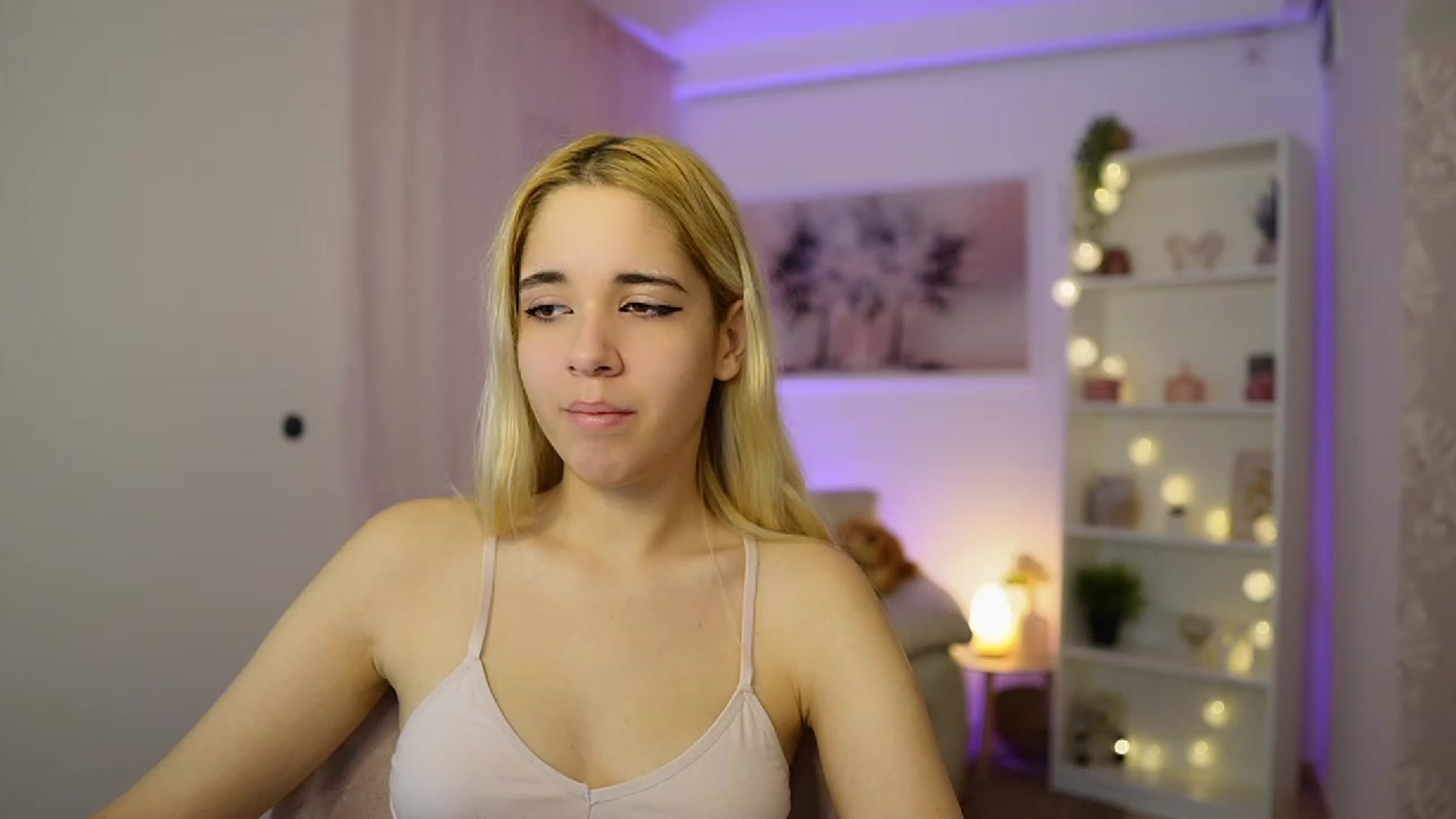 Gallery image thumbnail from Katie_Kush18's myfreecams stream on, 11/09/2023, 10:37 image 15 of 20