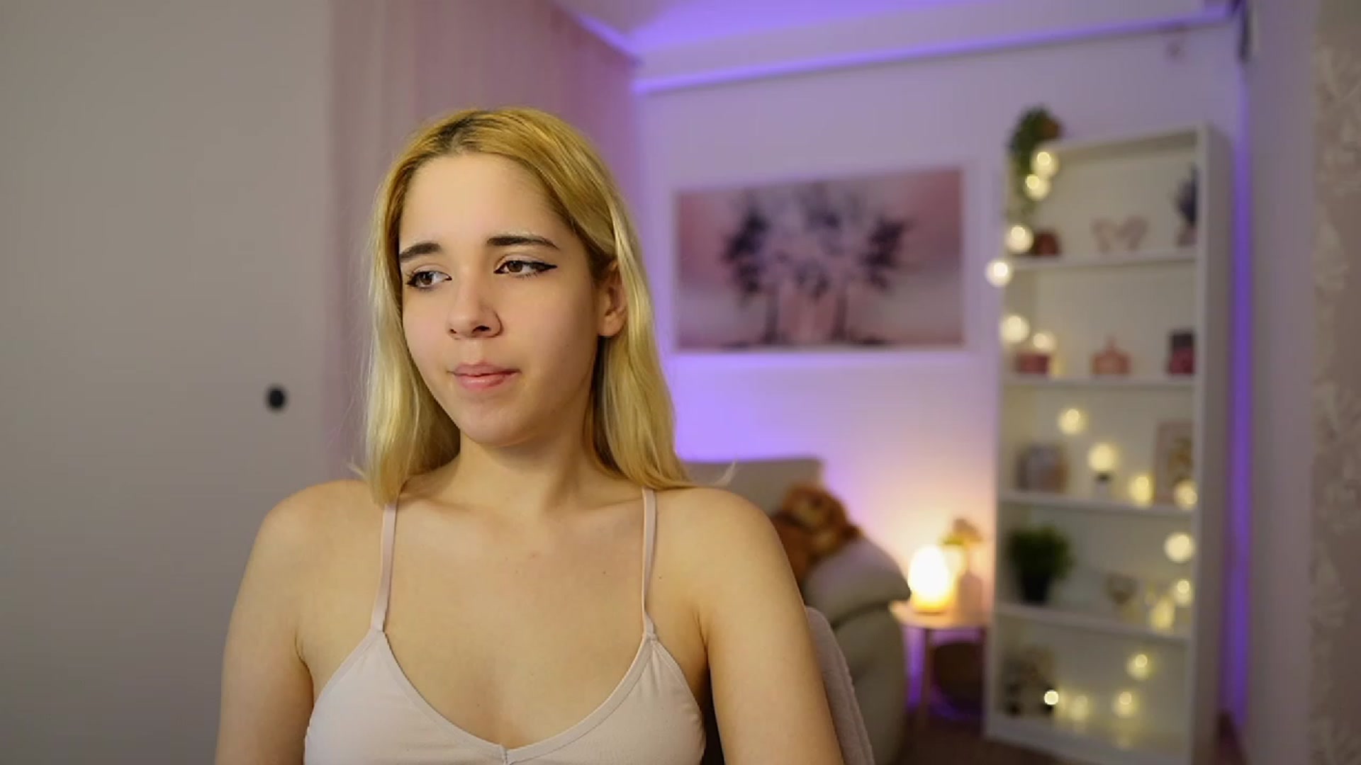 Gallery image thumbnail from Katie_Kush18's myfreecams stream on, 11/09/2023, 12:41 image 12 of 20