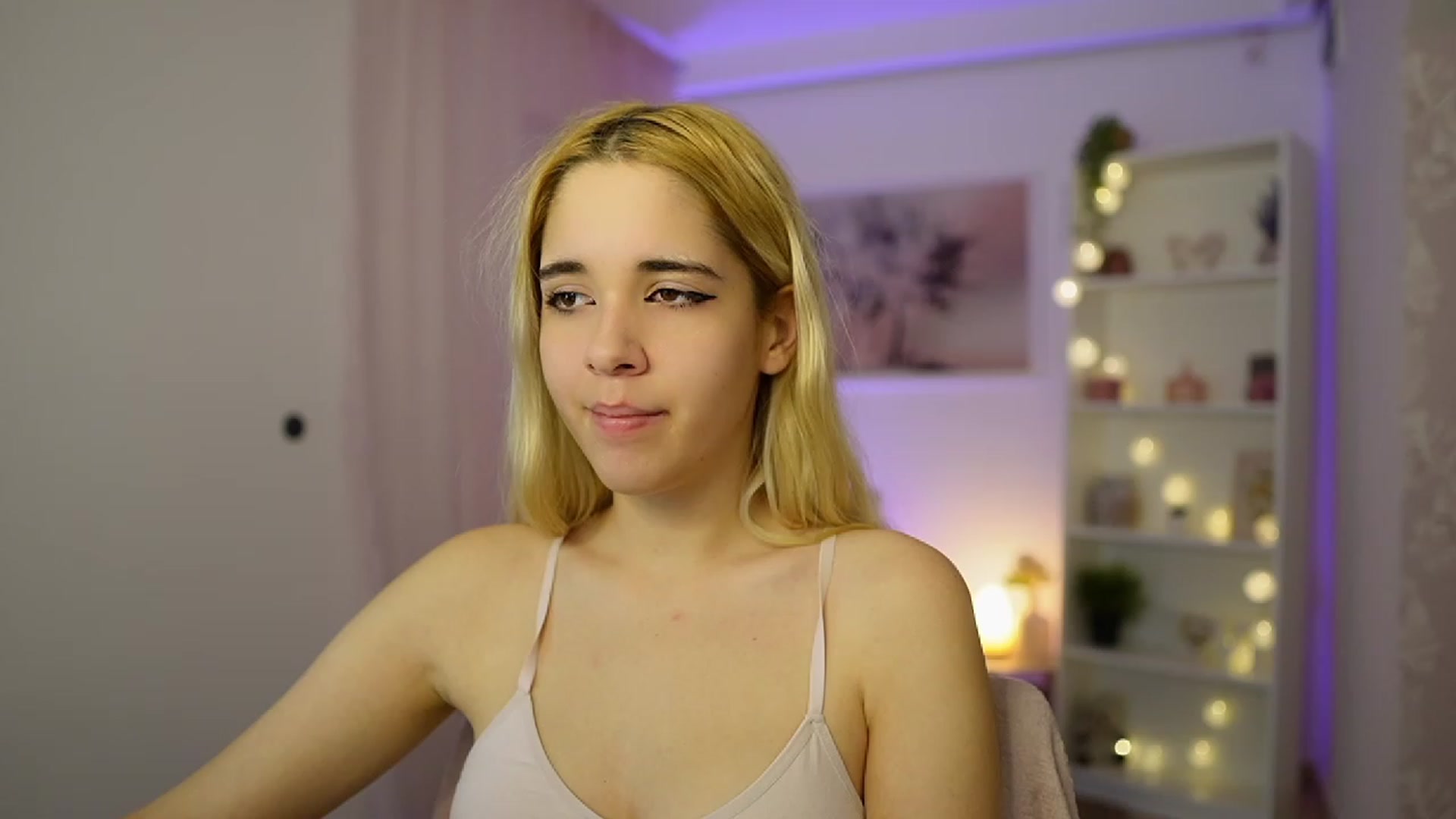 Gallery image thumbnail from Katie_Kush18's myfreecams stream on, 11/09/2023, 12:41 image 1 of 20