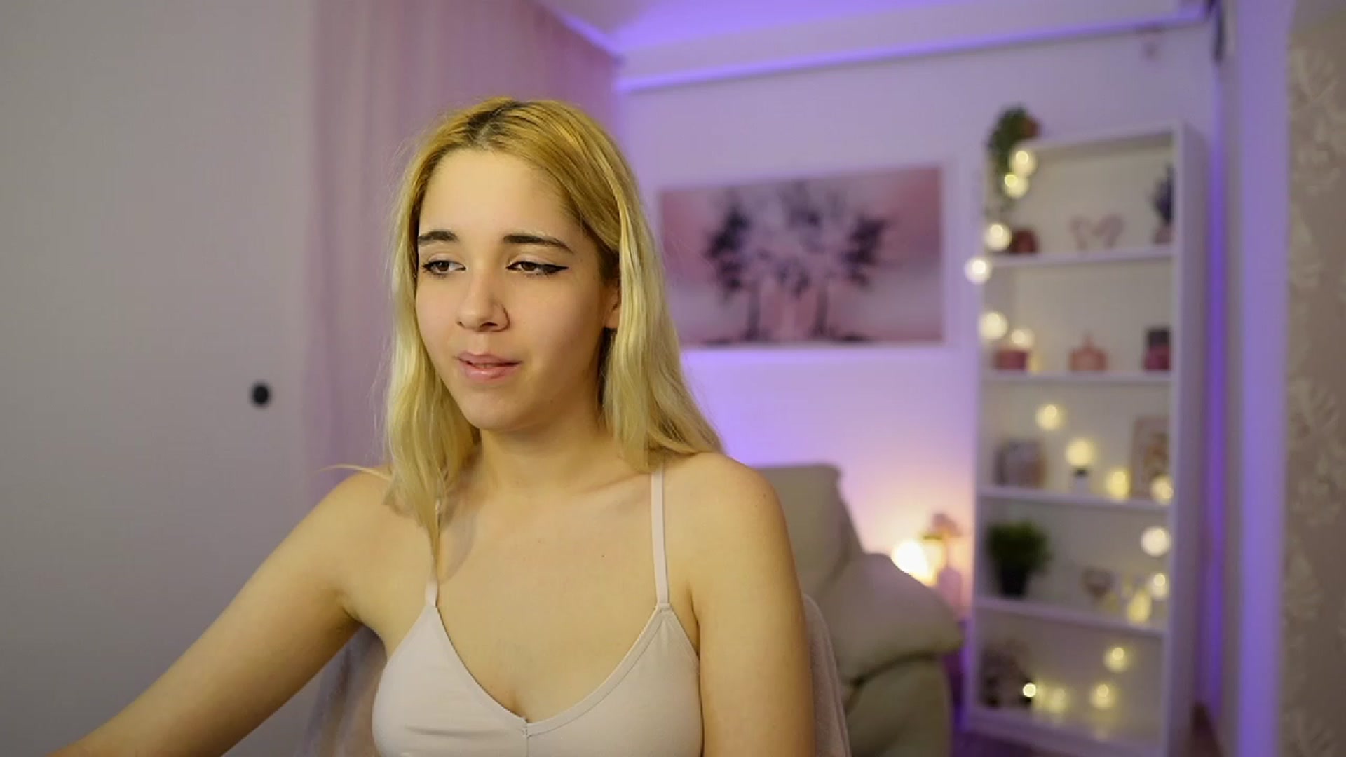Gallery image thumbnail from Katie_Kush18's myfreecams stream on, 11/09/2023, 13:00 image 17 of 20