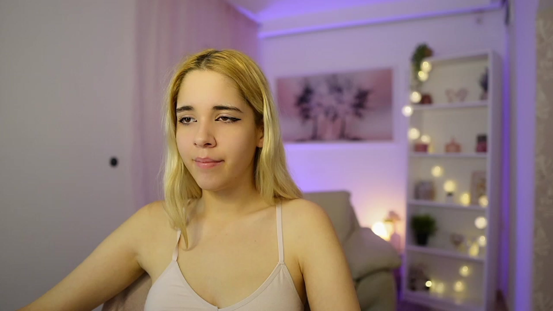 Gallery image thumbnail from Katie_Kush18's myfreecams stream on, 11/09/2023, 13:00 image 13 of 20