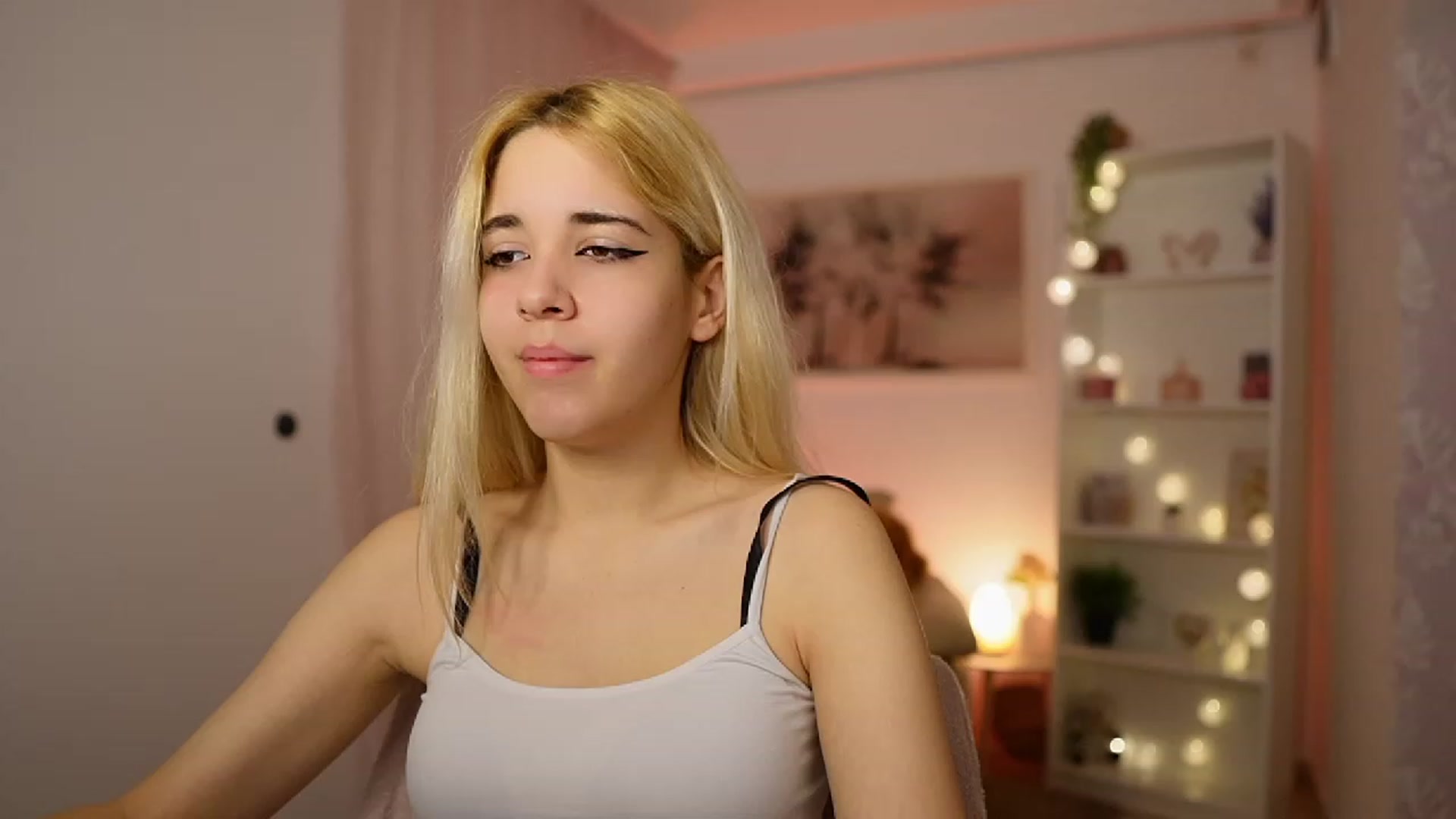 Gallery image thumbnail from Katie_Kush18's myfreecams stream on, 11/10/2023, 09:29 image 5 of 20