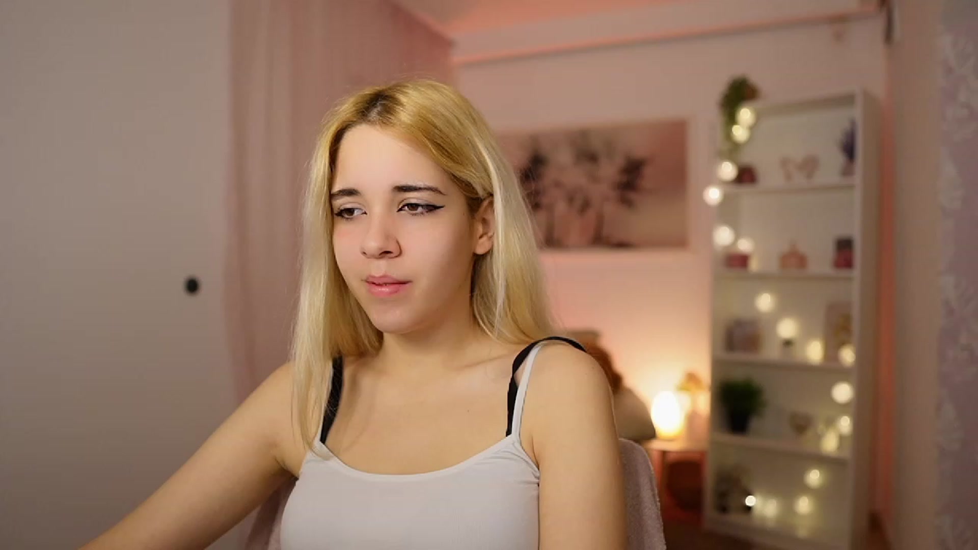 Gallery image thumbnail from Katie_Kush18's myfreecams stream on, 11/10/2023, 09:29 image 12 of 20