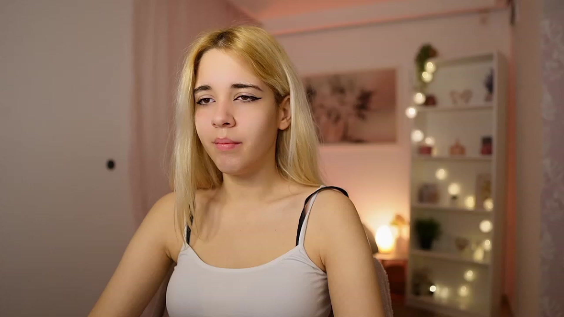 Gallery image thumbnail from Katie_Kush18's myfreecams stream on, 11/10/2023, 09:29 image 2 of 20