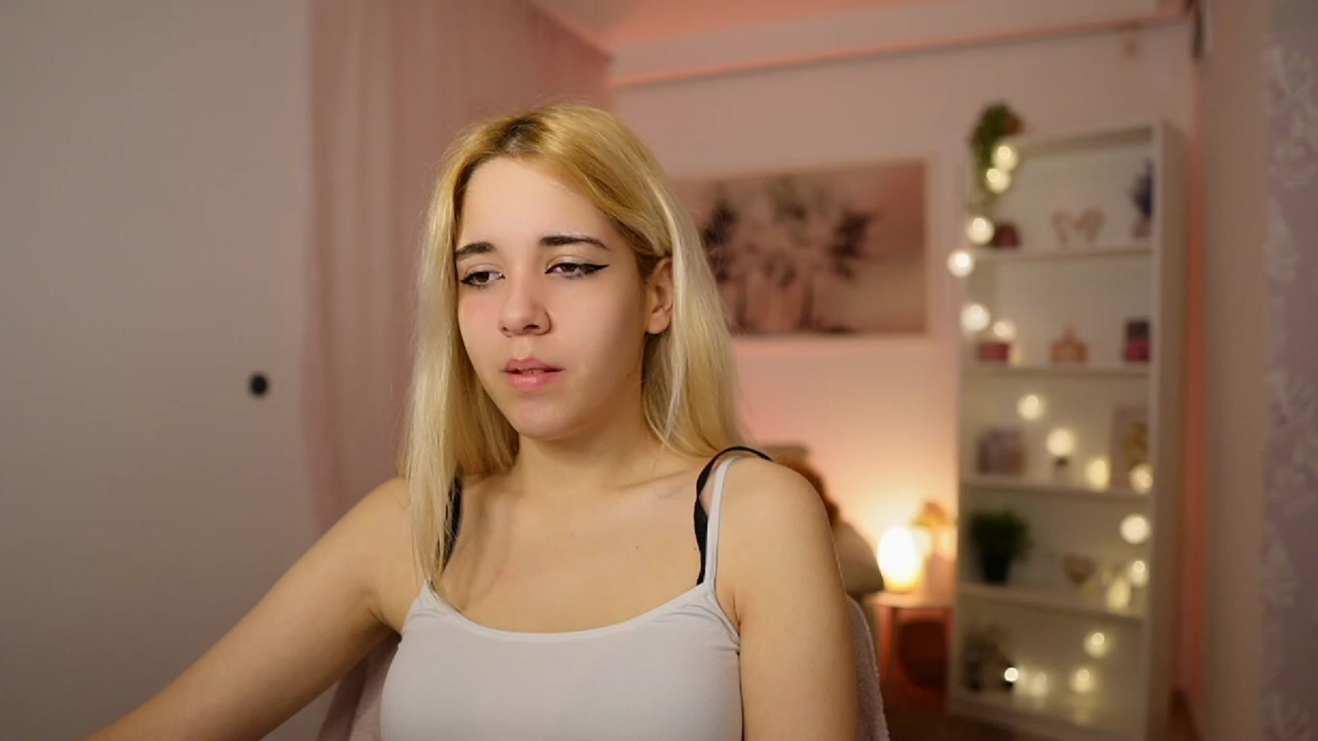 Gallery image thumbnail from Katie_Kush18's myfreecams stream on, 11/10/2023, 09:29 image 10 of 20