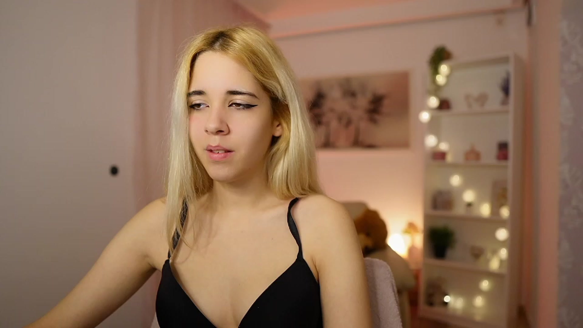 Gallery image thumbnail from Katie_Kush18's myfreecams stream on, 11/10/2023, 11:16 image 3 of 20