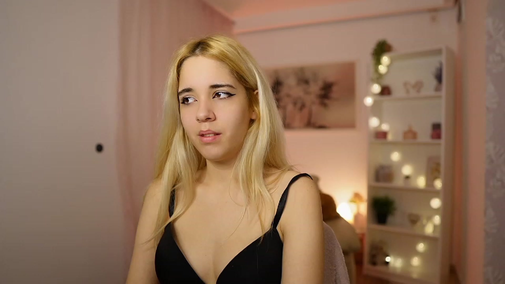 Gallery image thumbnail from Katie_Kush18's myfreecams stream on, 11/10/2023, 11:16 image 19 of 20