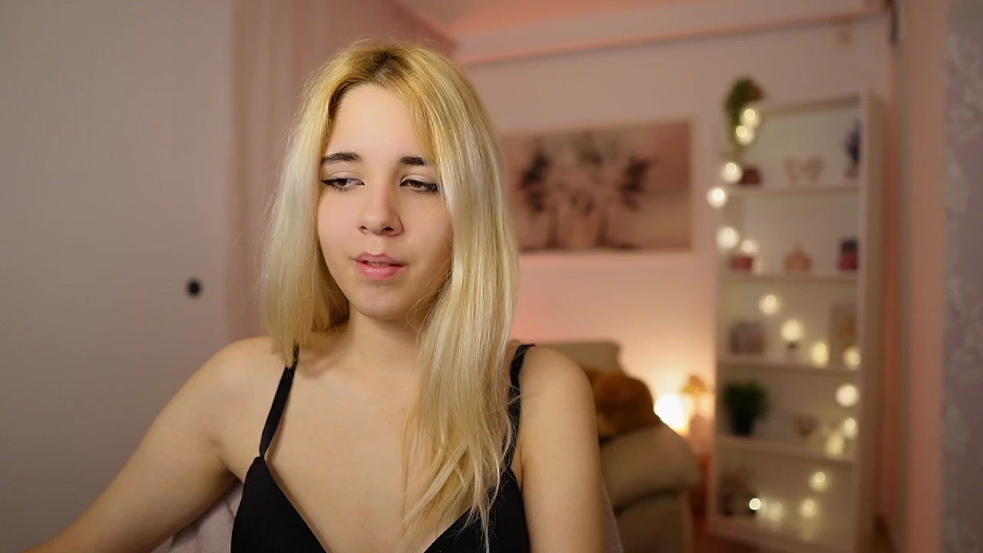 Gallery image thumbnail from Katie_Kush18's myfreecams stream on, 11/10/2023, 11:16 image 9 of 20