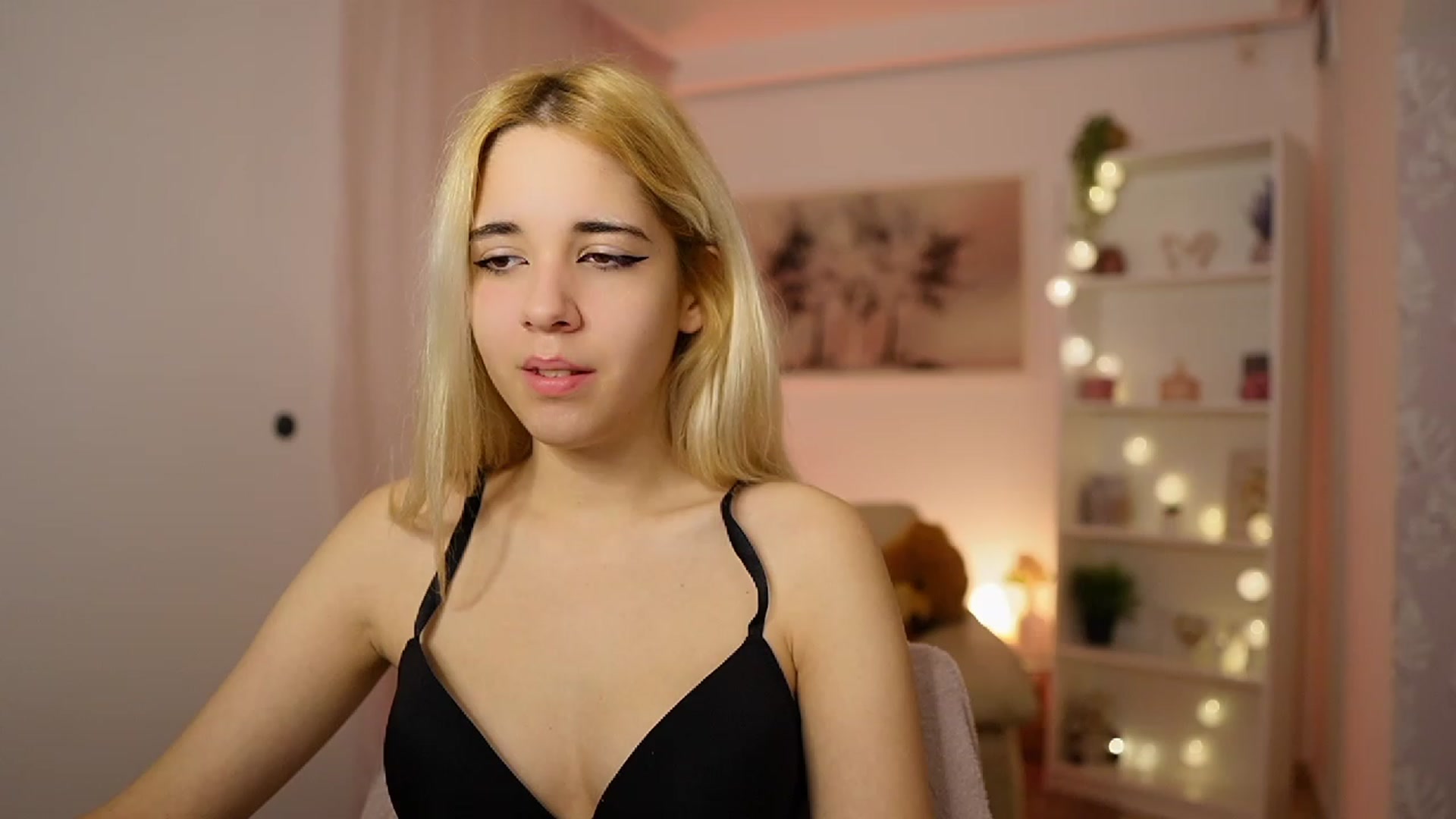 Gallery image thumbnail from Katie_Kush18's myfreecams stream on, 11/10/2023, 11:16 image 2 of 20