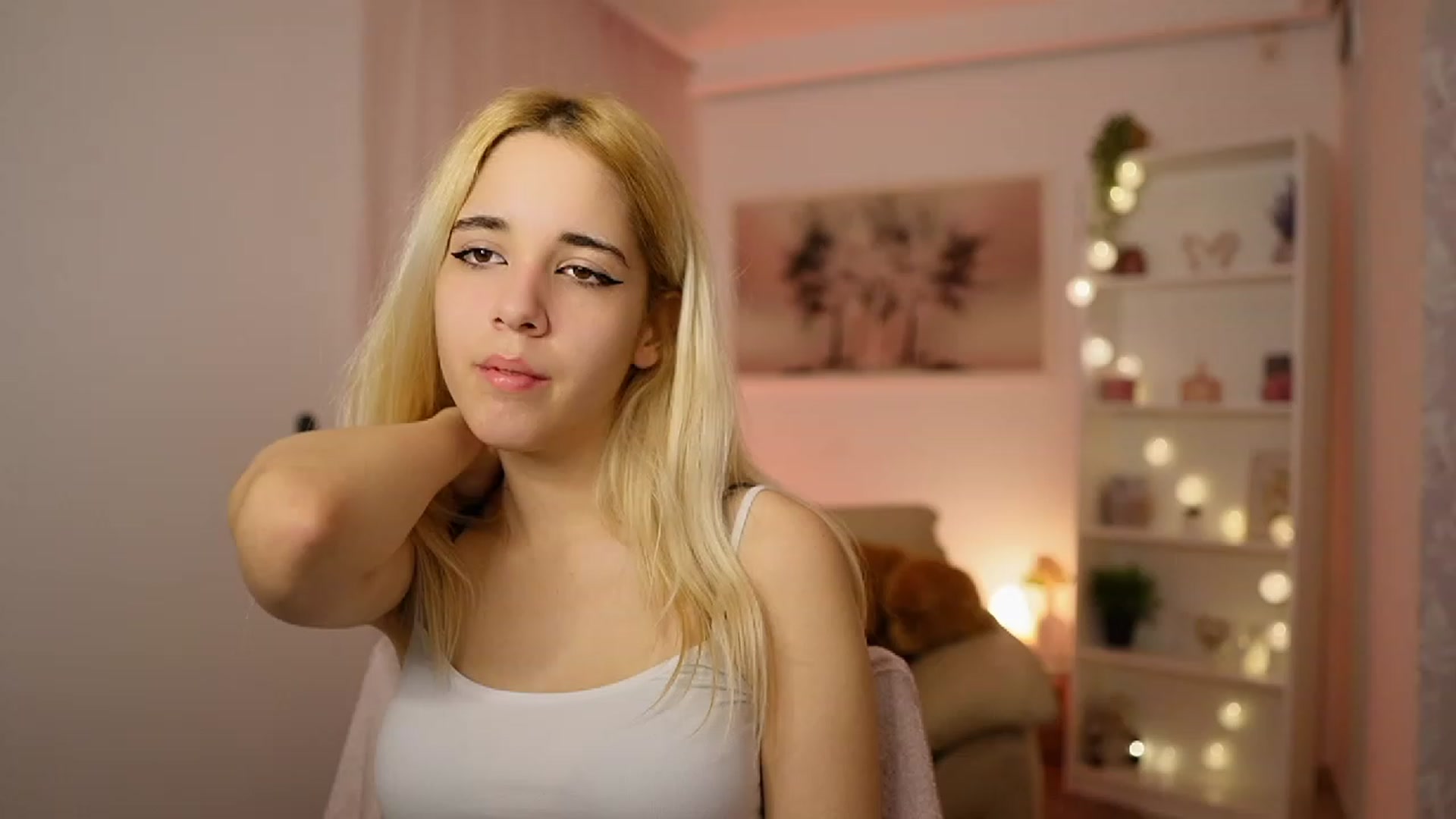 Gallery image thumbnail from Katie_Kush18's myfreecams stream on, 11/10/2023, 13:03 image 4 of 20