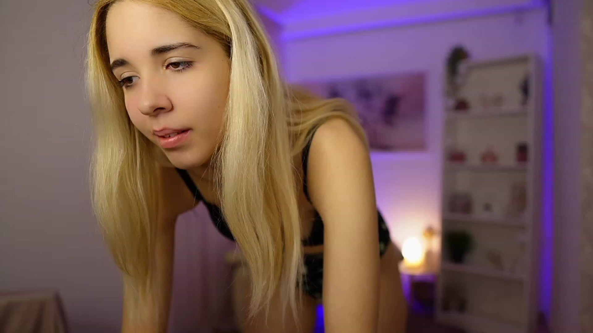 Gallery image thumbnail from Katie_Kush18's myfreecams stream on, 11/14/2023, 10:17 image 8 of 20