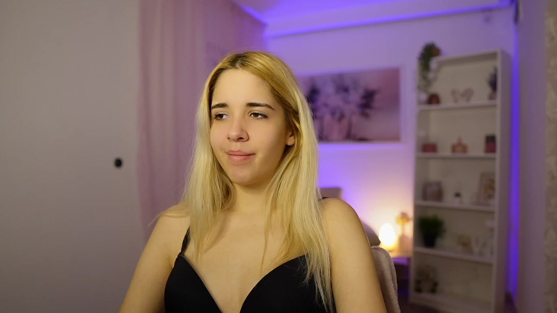 Gallery image thumbnail from Katie_Kush18's myfreecams stream on, 11/14/2023, 10:17 image 1 of 20