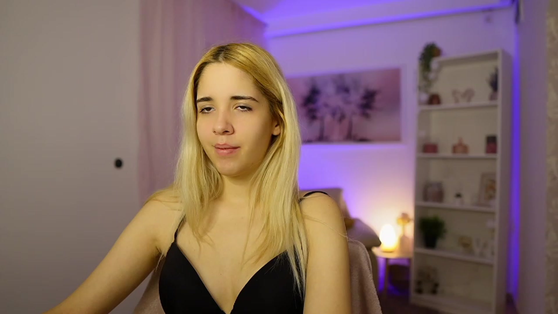 Gallery image thumbnail from Katie_Kush18's myfreecams stream on, 11/14/2023, 10:17 image 2 of 20