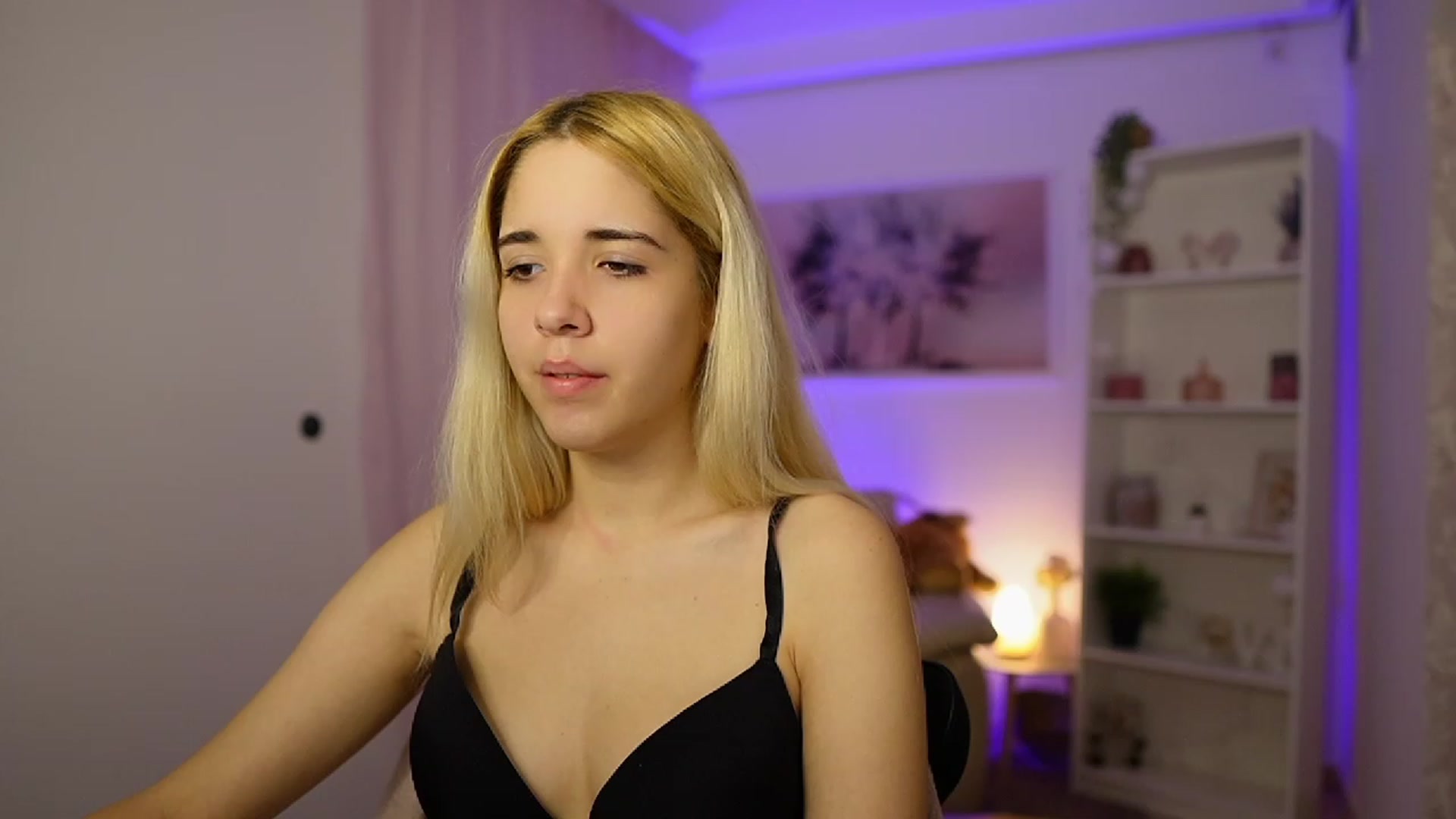 Gallery image thumbnail from Katie_Kush18's myfreecams stream on, 11/14/2023, 10:56 image 1 of 20
