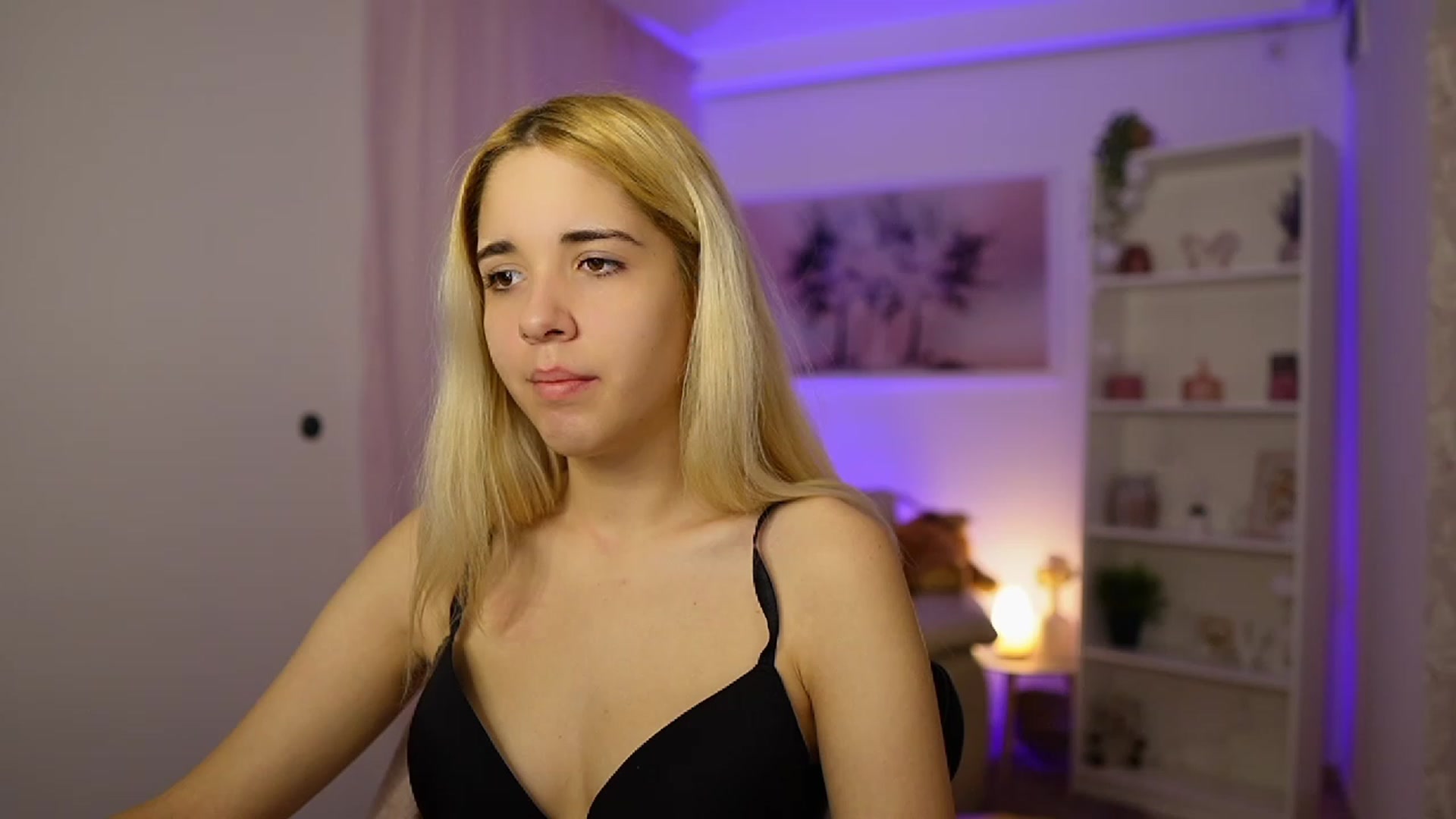 Gallery image thumbnail from Katie_Kush18's myfreecams stream on, 11/14/2023, 10:56 image 2 of 20