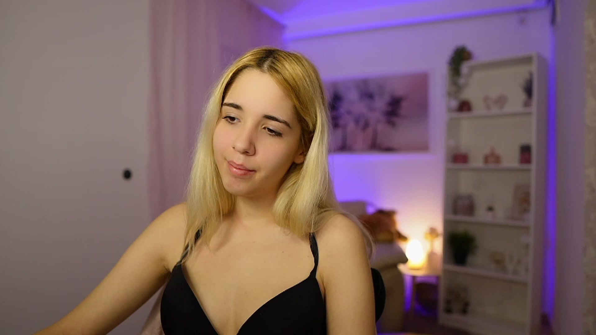Gallery image thumbnail from Katie_Kush18's myfreecams stream on, 11/14/2023, 10:56 image 4 of 20