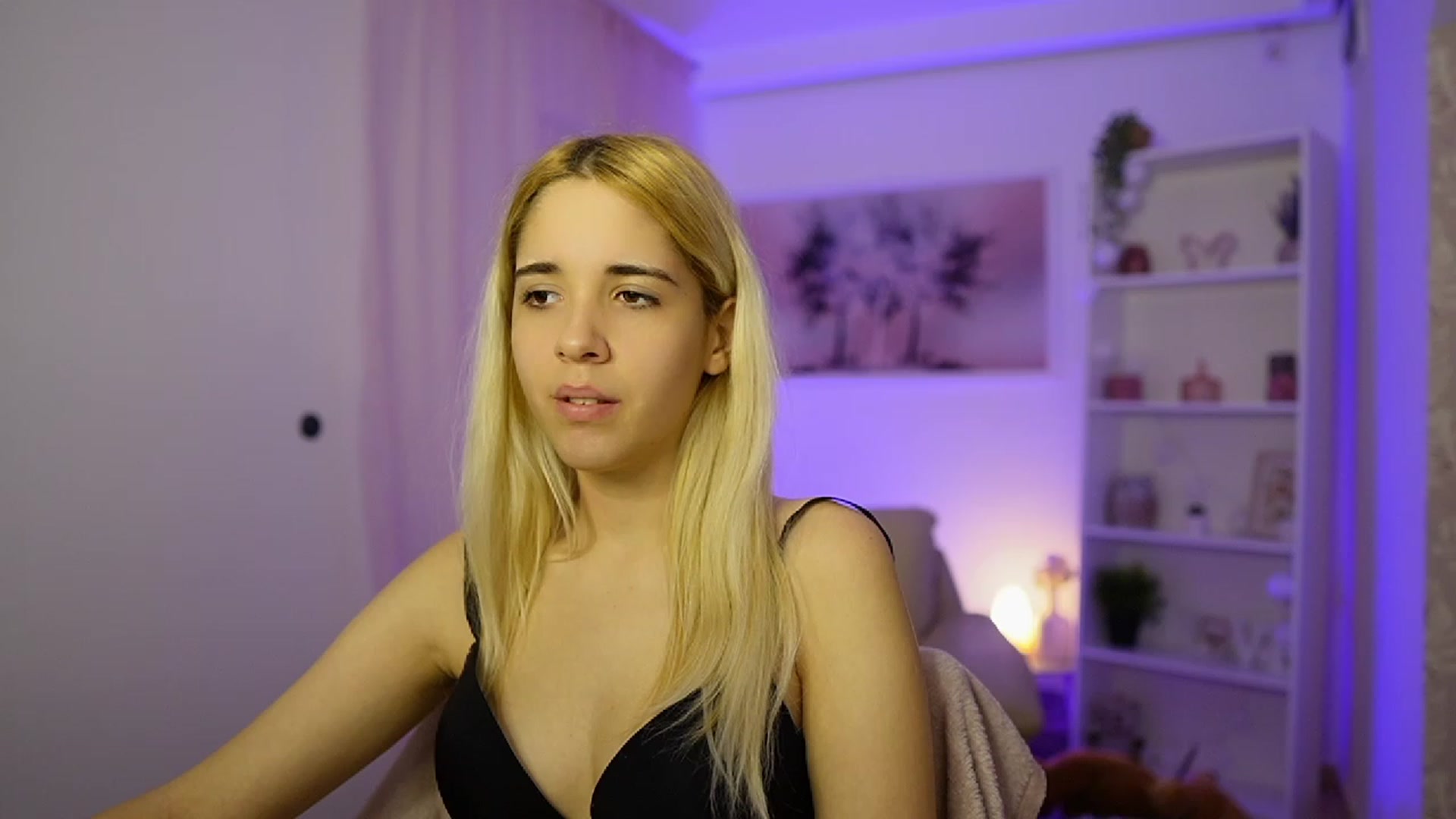 Gallery image thumbnail from Katie_Kush18's myfreecams stream on, 11/14/2023, 12:15 image 12 of 20