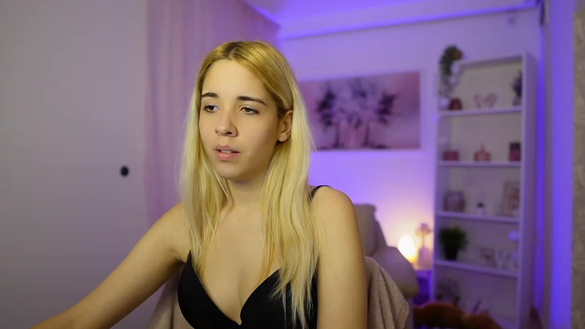 Gallery image thumbnail from Katie_Kush18's myfreecams stream on, 11/14/2023, 12:15 image 3 of 20