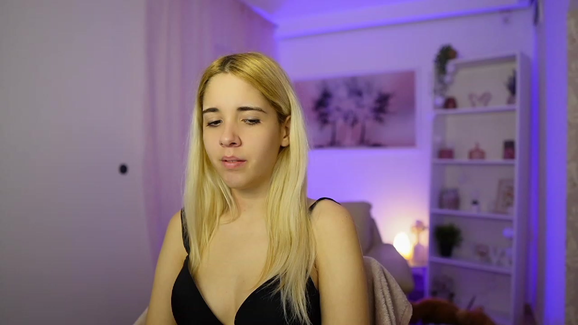 Gallery image thumbnail from Katie_Kush18's myfreecams stream on, 11/14/2023, 12:15 image 18 of 20