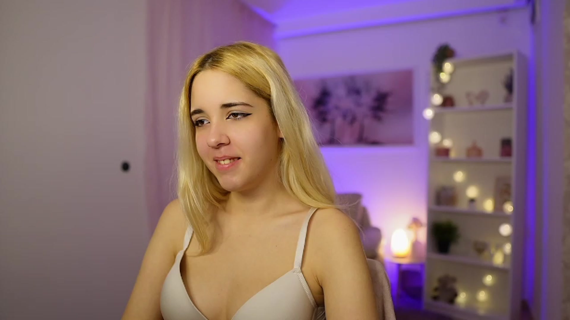 Gallery image thumbnail from Katie_Kush18's myfreecams stream on, 11/15/2023, 10:49 image 2 of 20