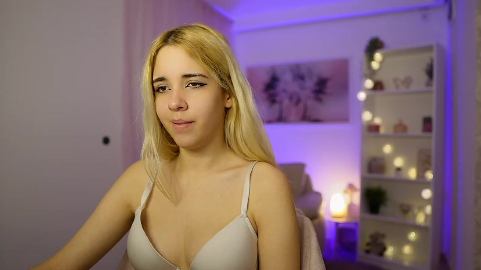 Gallery image thumbnail from Katie_Kush18's myfreecams stream on, 11/15/2023, 10:49 image 19 of 20
