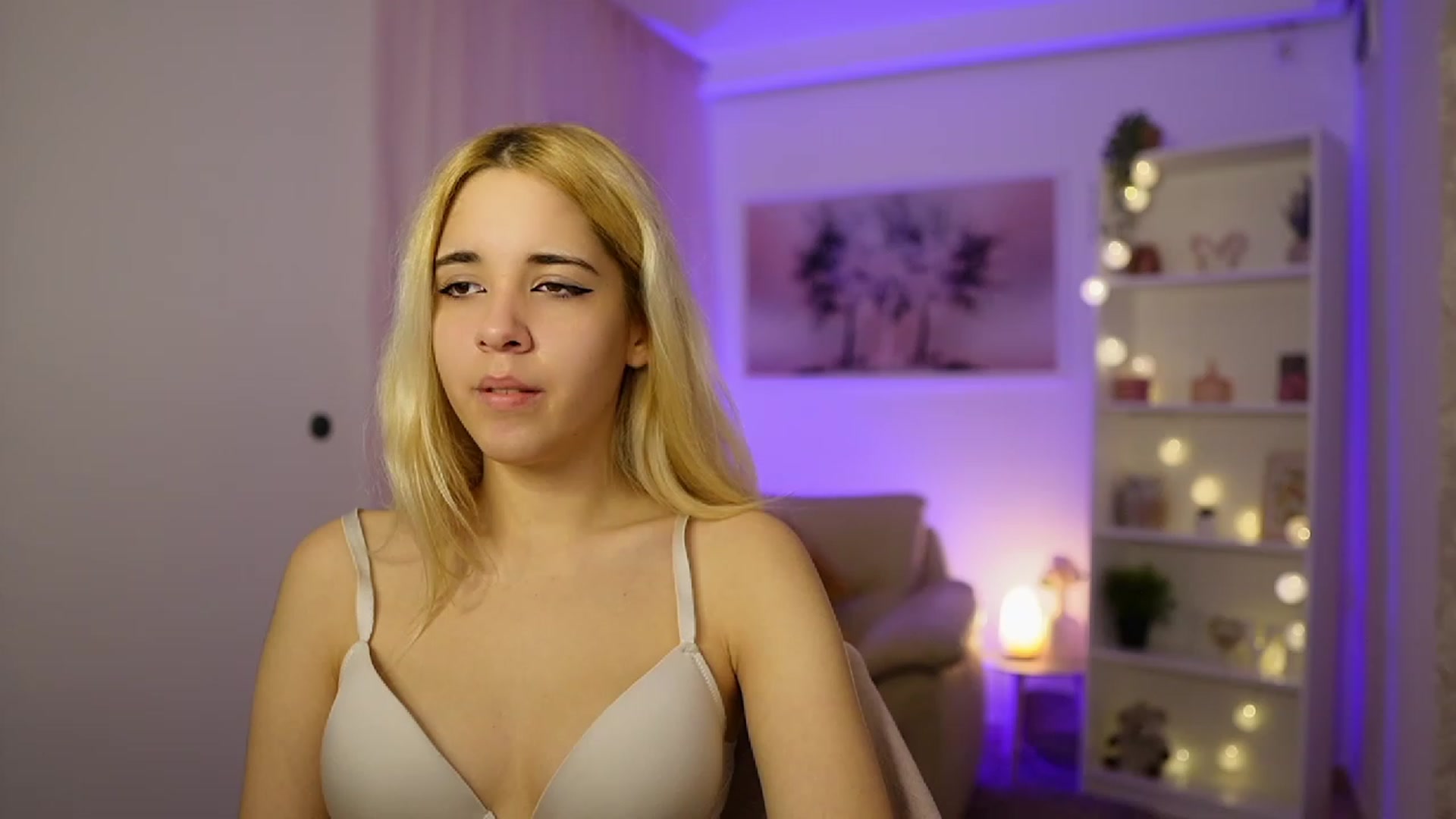Gallery image thumbnail from Katie_Kush18's myfreecams stream on, 11/15/2023, 10:49 image 7 of 20