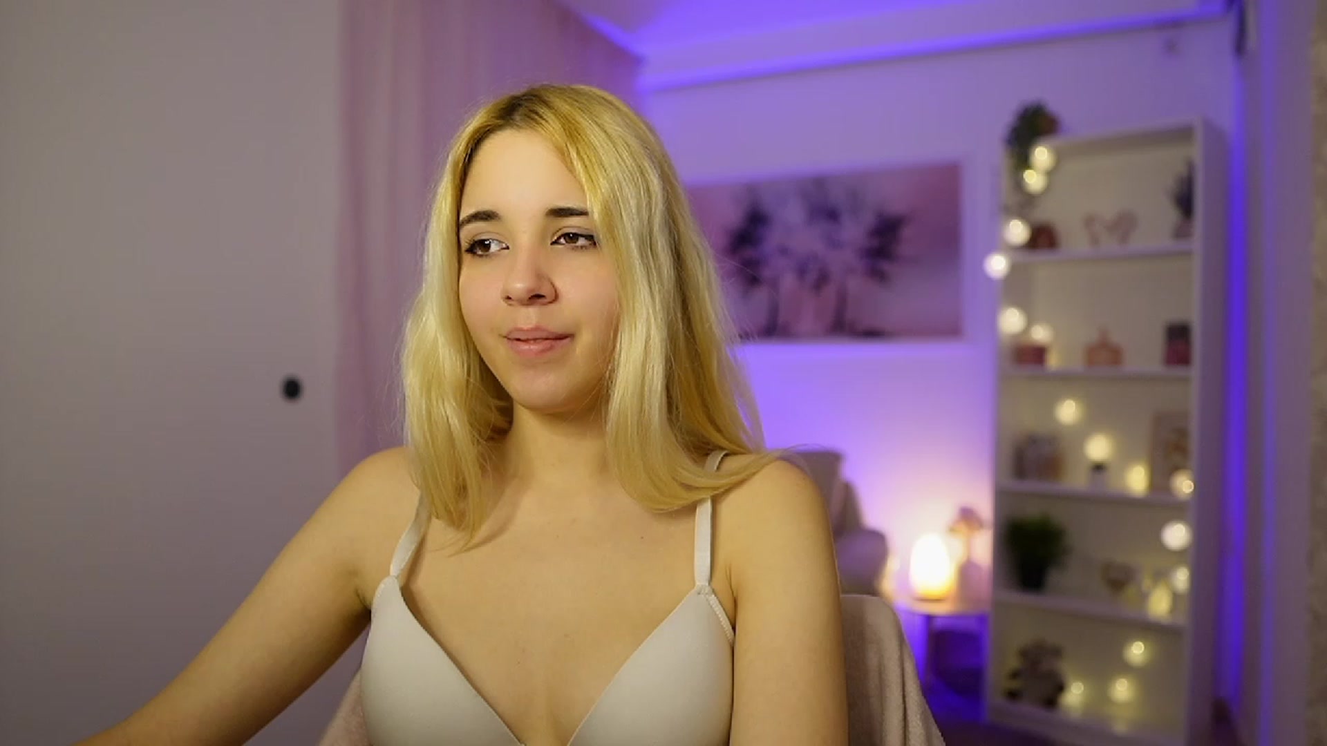 Gallery image thumbnail from Katie_Kush18's myfreecams stream on, 11/15/2023, 13:05 image 9 of 20