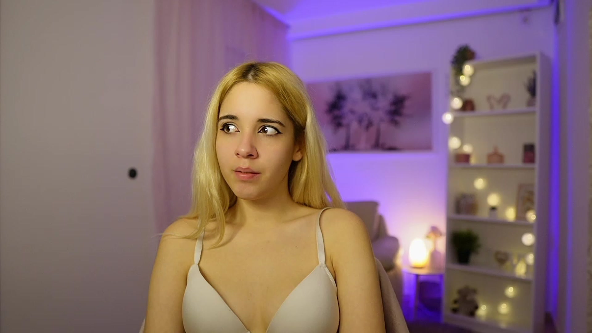 Gallery image thumbnail from Katie_Kush18's myfreecams stream on, 11/15/2023, 13:05 image 19 of 20