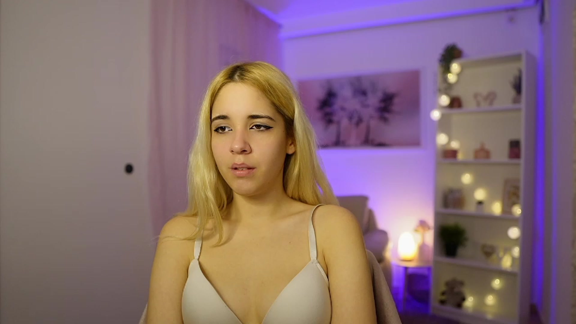 Gallery image thumbnail from Katie_Kush18's myfreecams stream on, 11/15/2023, 13:05 image 20 of 20