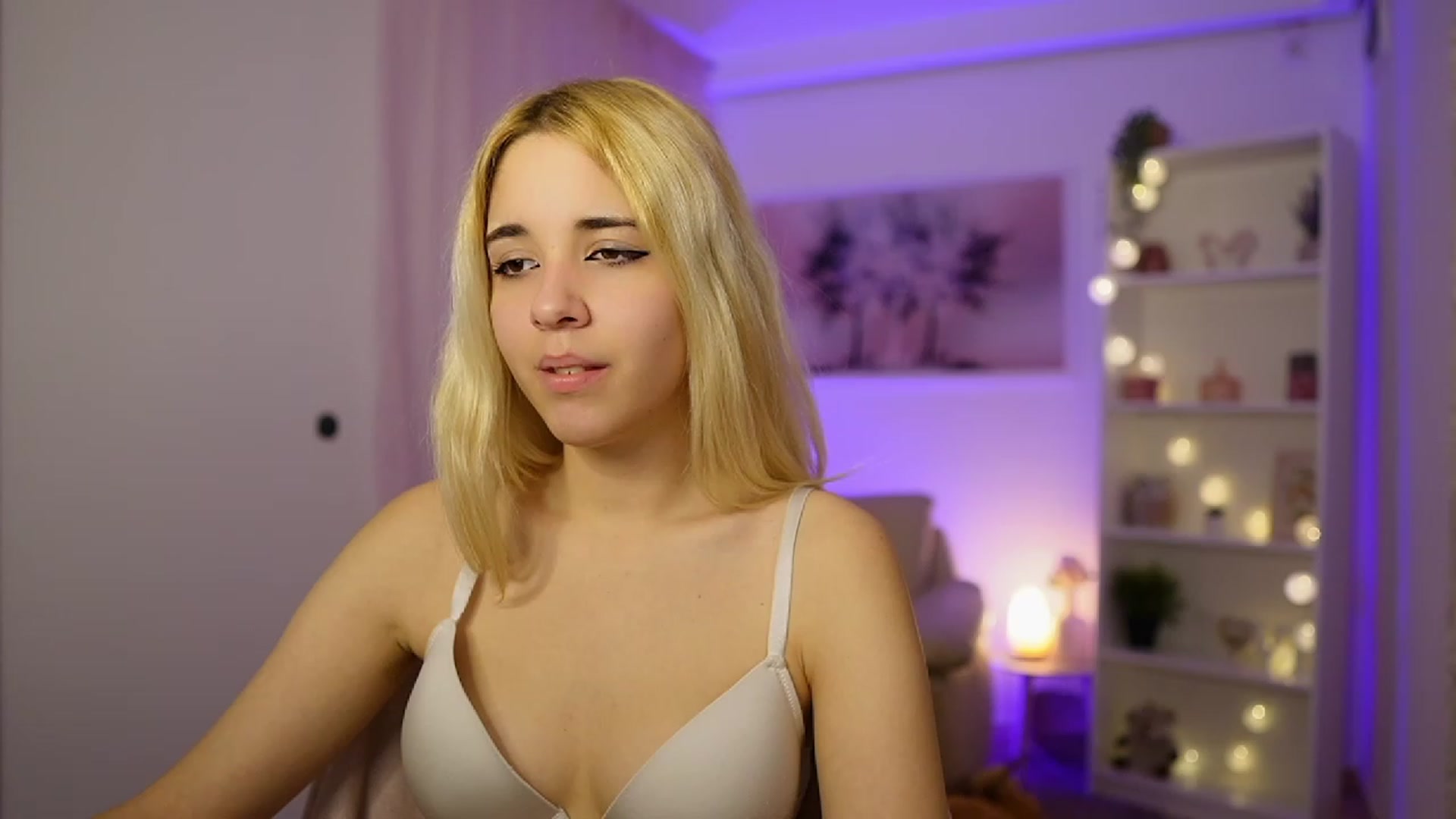 Gallery image thumbnail from Katie_Kush18's myfreecams stream on, 11/15/2023, 13:59 image 3 of 20