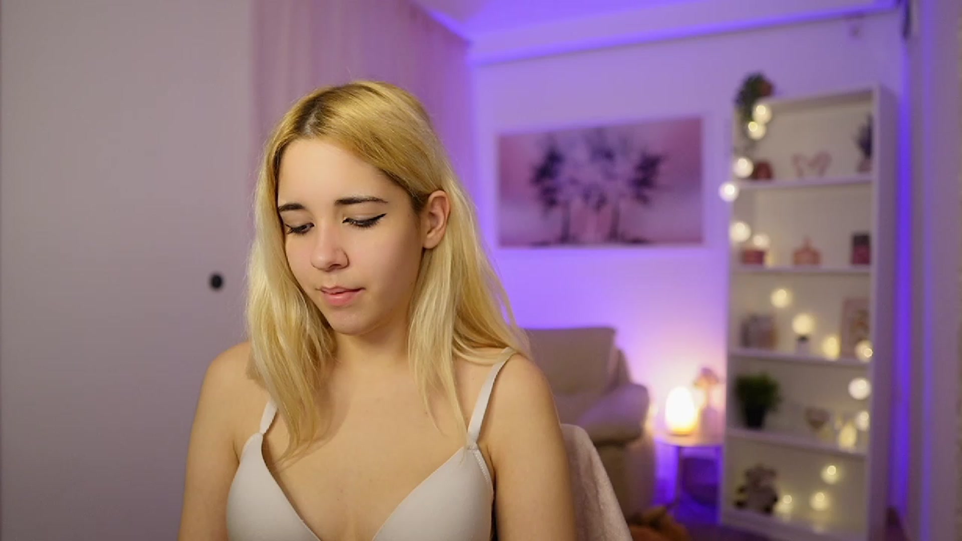 Gallery image thumbnail from Katie_Kush18's myfreecams stream on, 11/15/2023, 13:59 image 8 of 20