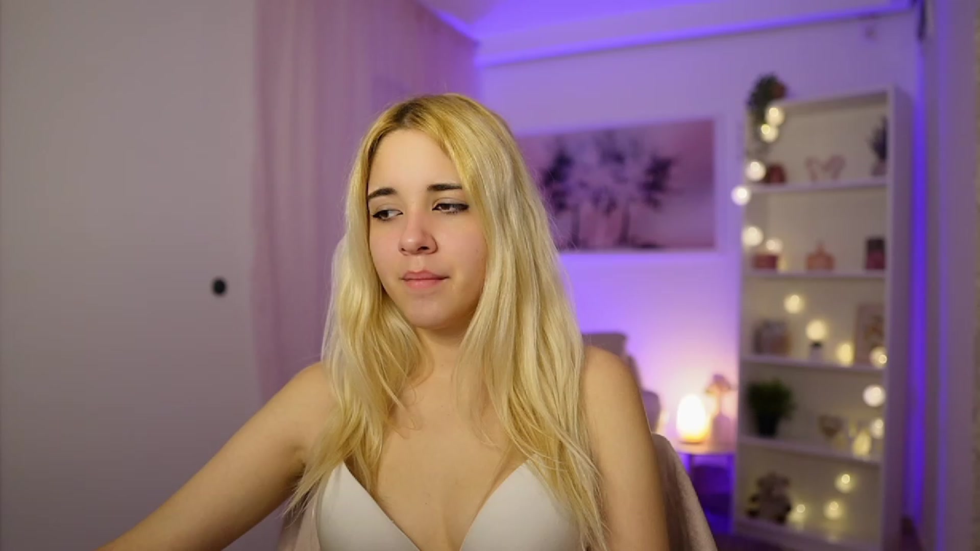 Gallery image thumbnail from Katie_Kush18's myfreecams stream on, 11/15/2023, 13:59 image 1 of 20