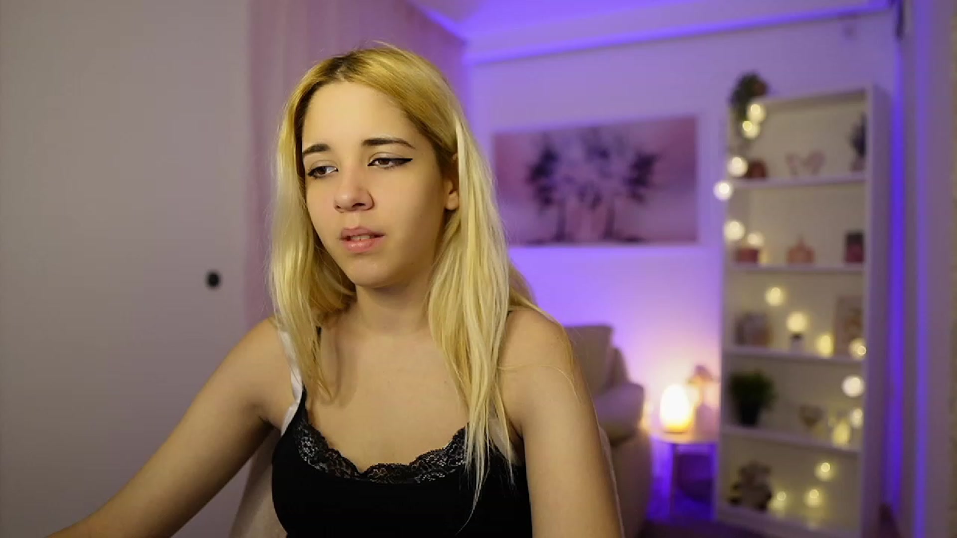 Gallery image thumbnail from Katie_Kush18's myfreecams stream on, 11/16/2023, 10:52 image 3 of 20