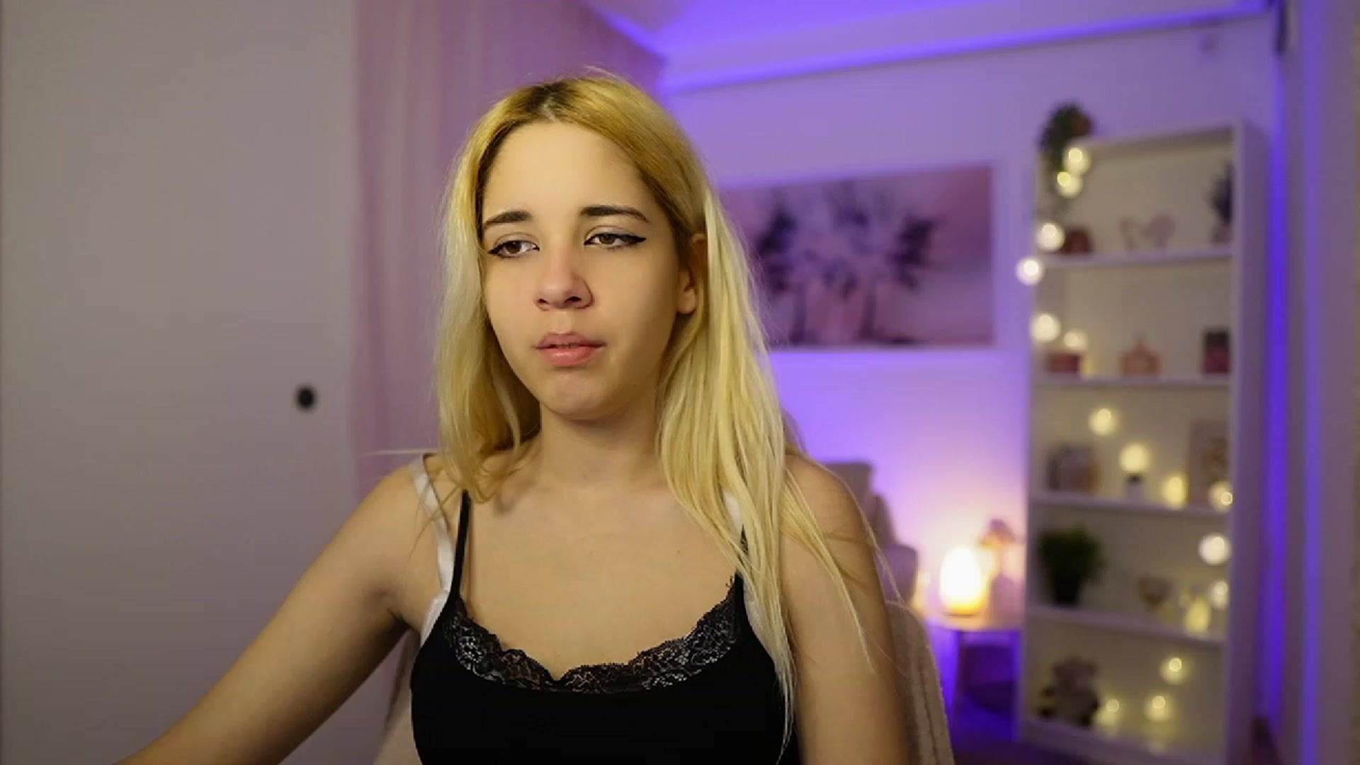 Gallery image thumbnail from Katie_Kush18's myfreecams stream on, 11/16/2023, 10:52 image 1 of 20