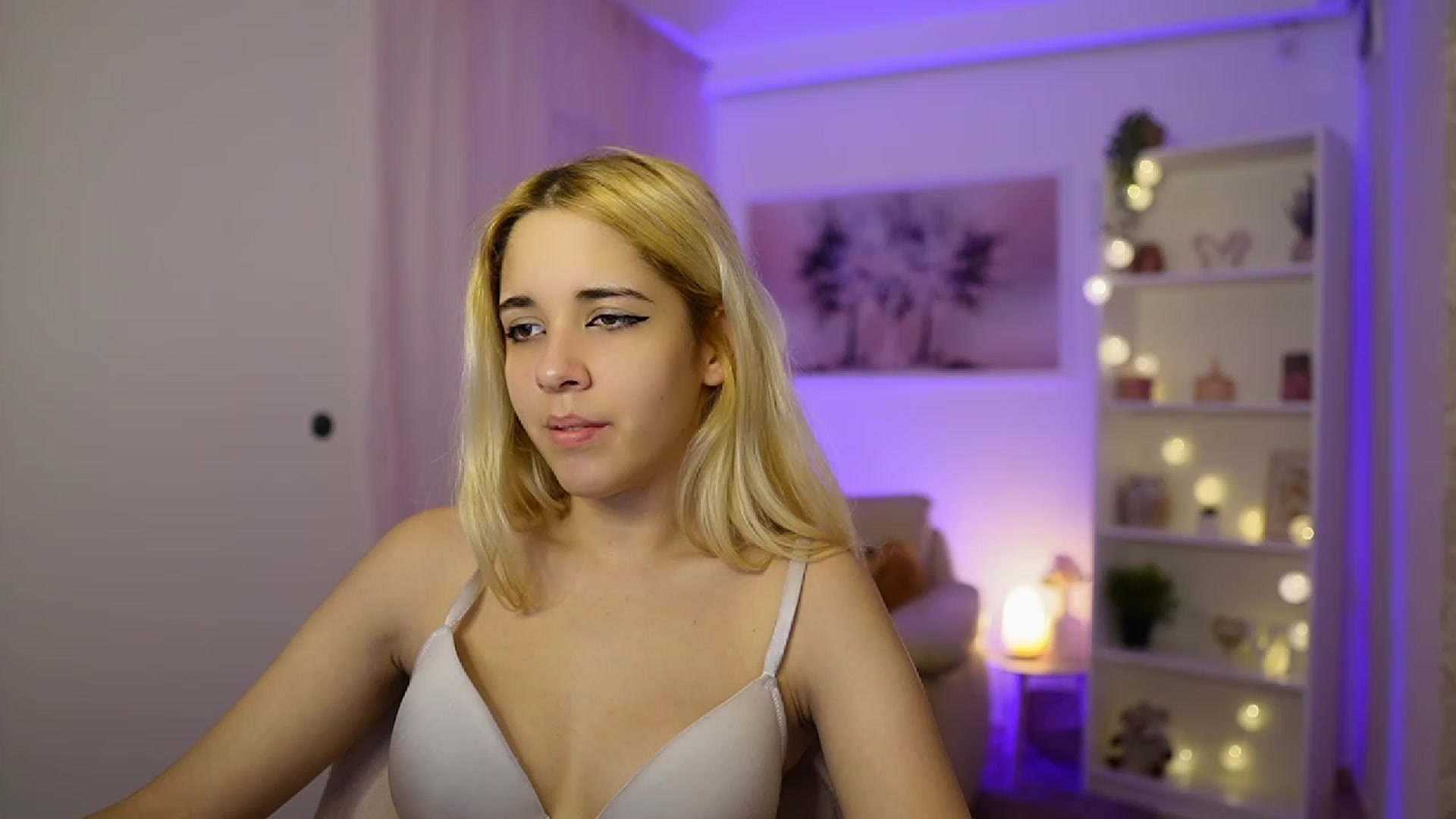 Gallery image thumbnail from Katie_Kush18's myfreecams stream on, 11/16/2023, 12:35 image 13 of 20