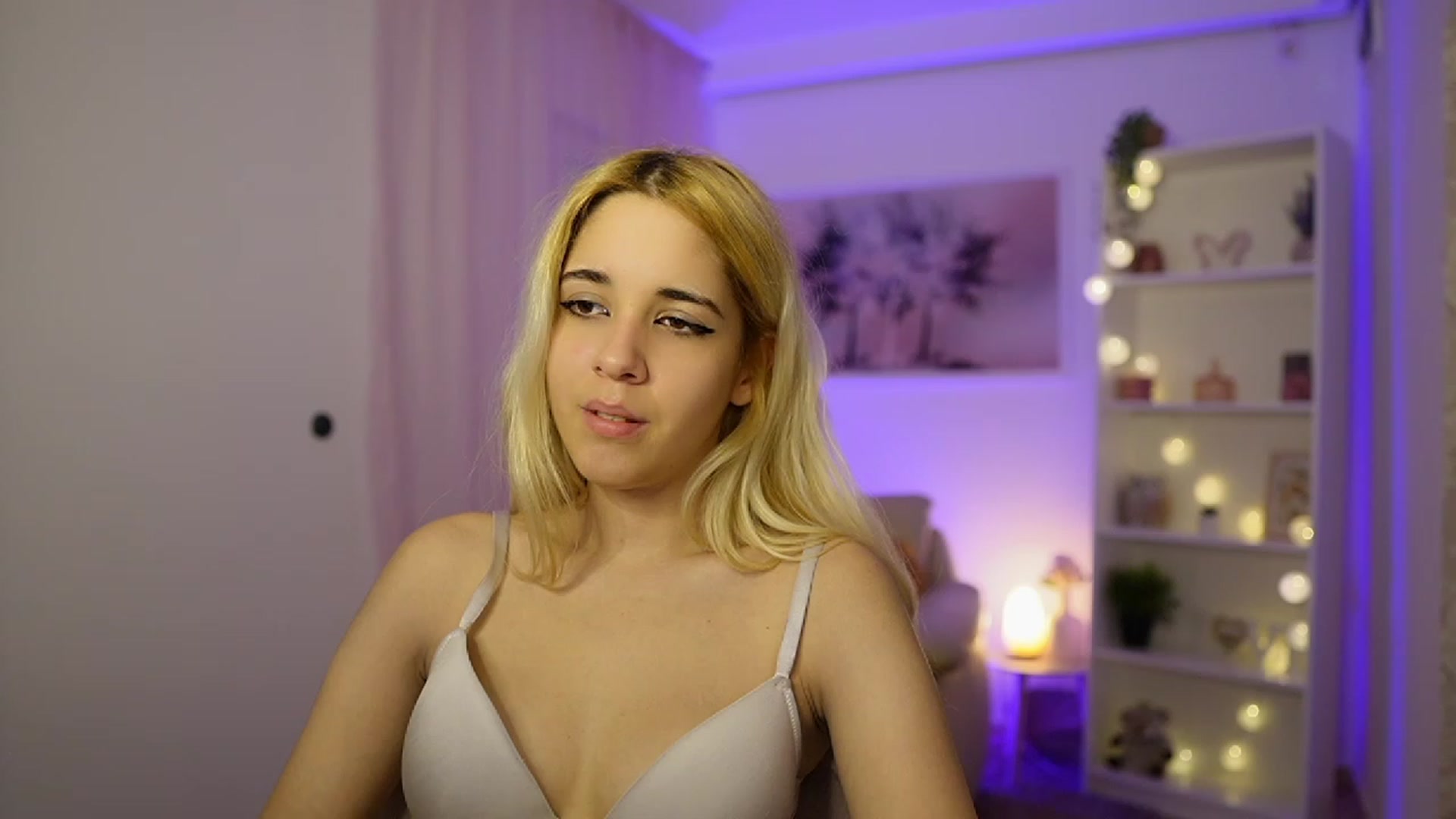 Gallery image thumbnail from Katie_Kush18's myfreecams stream on, 11/16/2023, 12:35 image 12 of 20