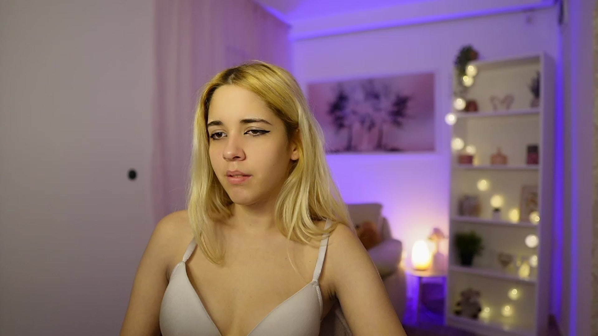 Gallery image thumbnail from Katie_Kush18's myfreecams stream on, 11/16/2023, 12:35 image 14 of 20