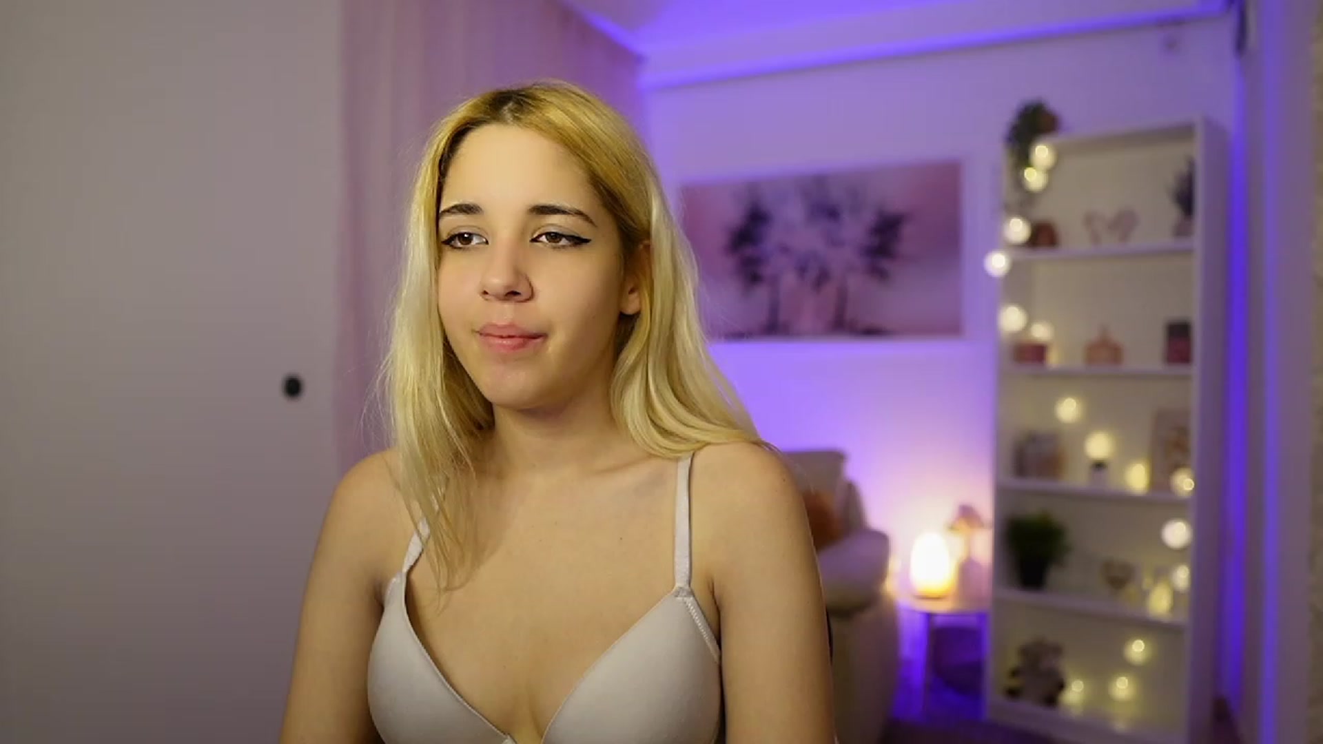 Gallery image thumbnail from Katie_Kush18's myfreecams stream on, 11/16/2023, 12:35 image 10 of 20