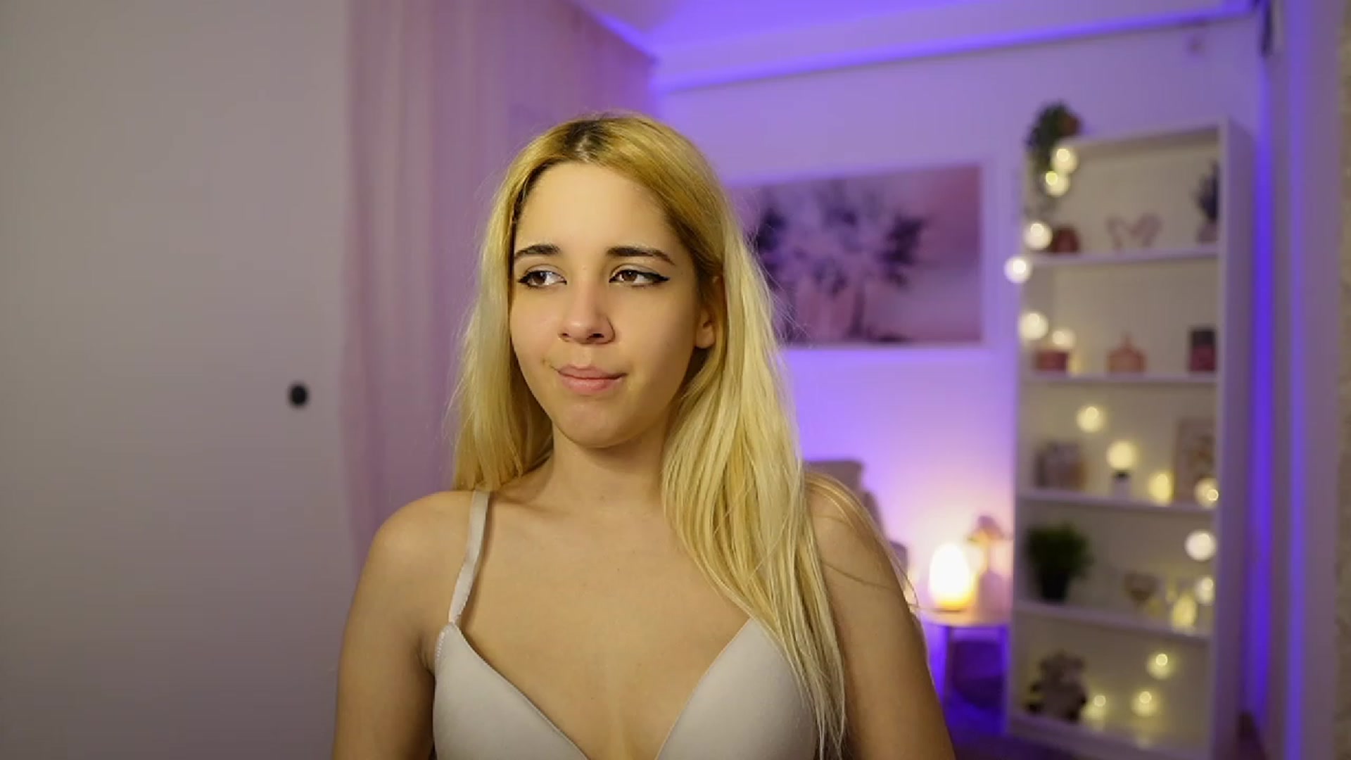 Gallery image thumbnail from Katie_Kush18's myfreecams stream on, 11/16/2023, 12:35 image 6 of 20