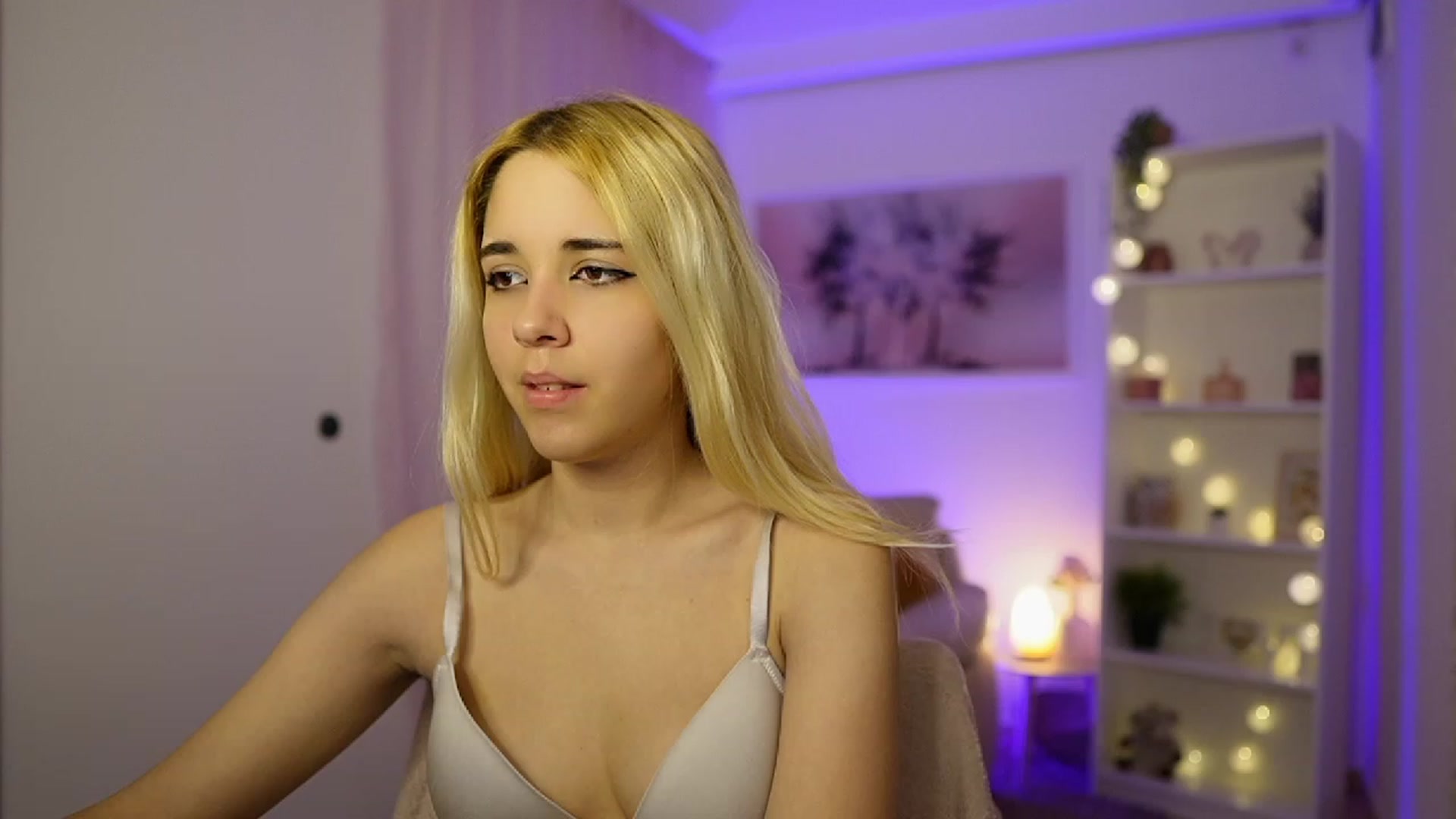 Gallery image thumbnail from Katie_Kush18's myfreecams stream on, 11/16/2023, 13:17 image 4 of 20