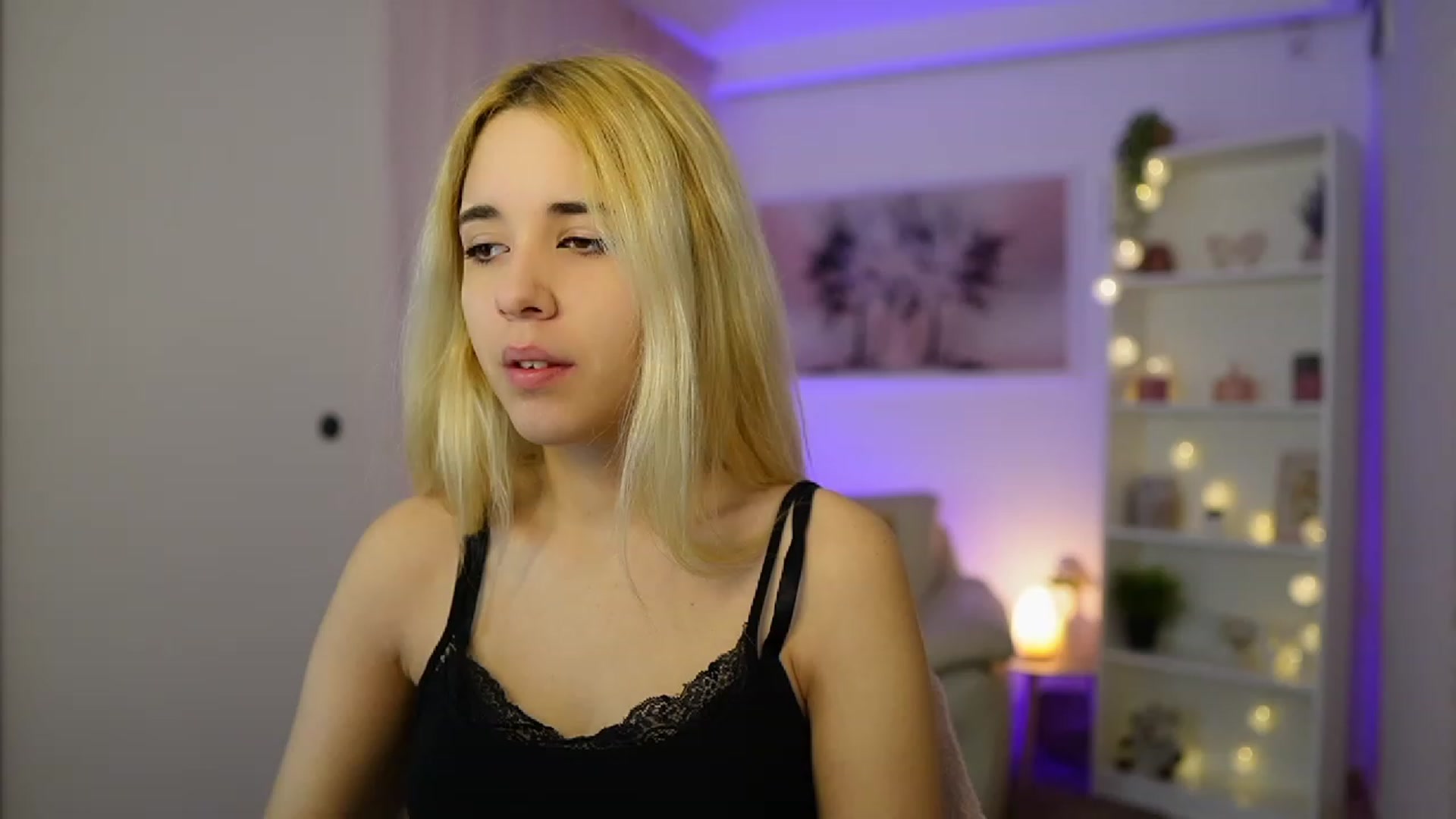 Gallery image thumbnail from Katie_Kush18's myfreecams stream on, 11/20/2023, 10:07 image 3 of 20