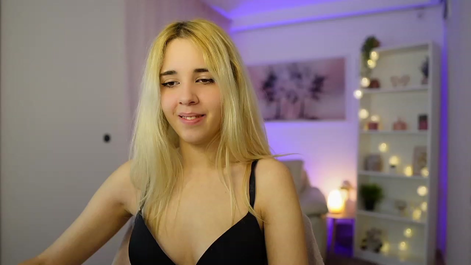Gallery image thumbnail from Katie_Kush18's myfreecams stream on, 11/20/2023, 10:07 image 20 of 20
